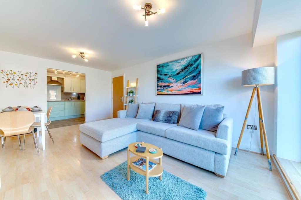 Stunning Space In The 2br 2ba * Sheffield