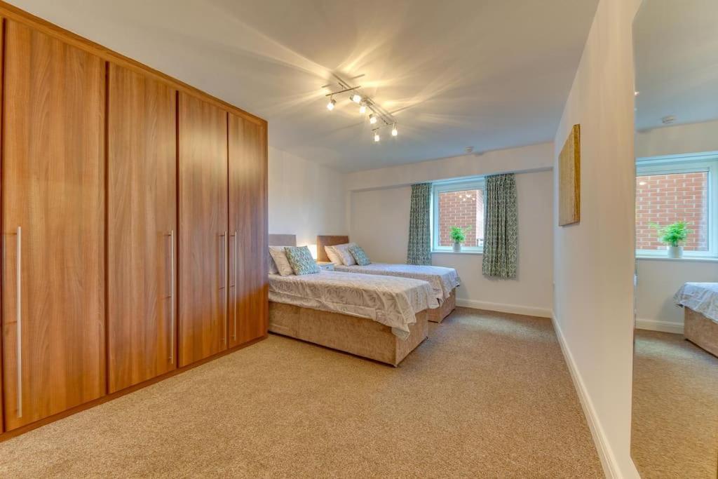 Stunning Space In The 2br 2ba Apartment Sheffield