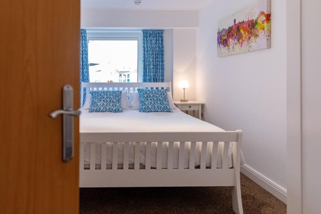 Stunning Space In The 2br 2ba Apartment Sheffield
