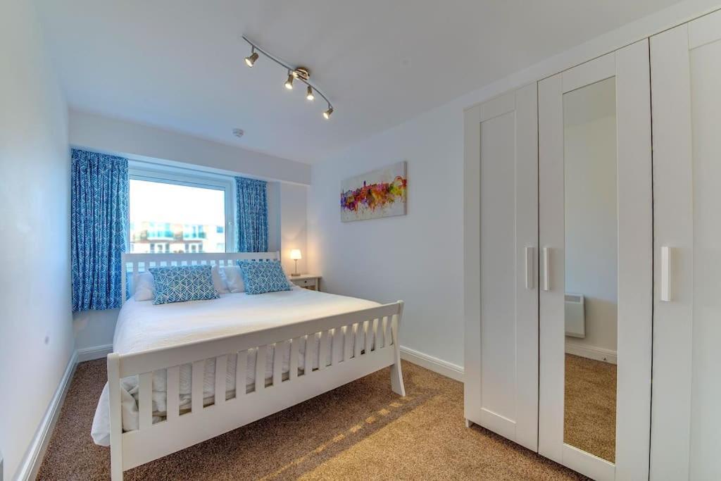 Stunning Space In The 2br 2ba Apartment