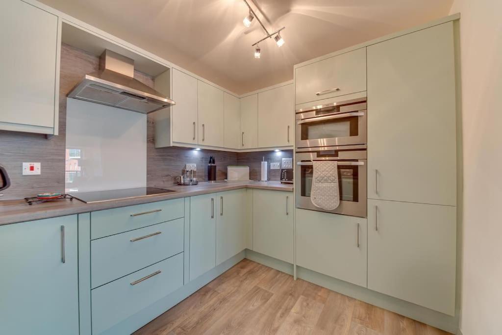 Stunning Space In The 2br 2ba Apartment Sheffield