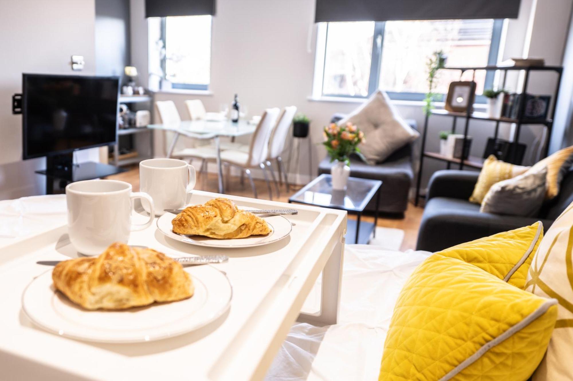 Apartment Perfectly Located Centre - West One With Free Wifi, Gym Access, Netflix