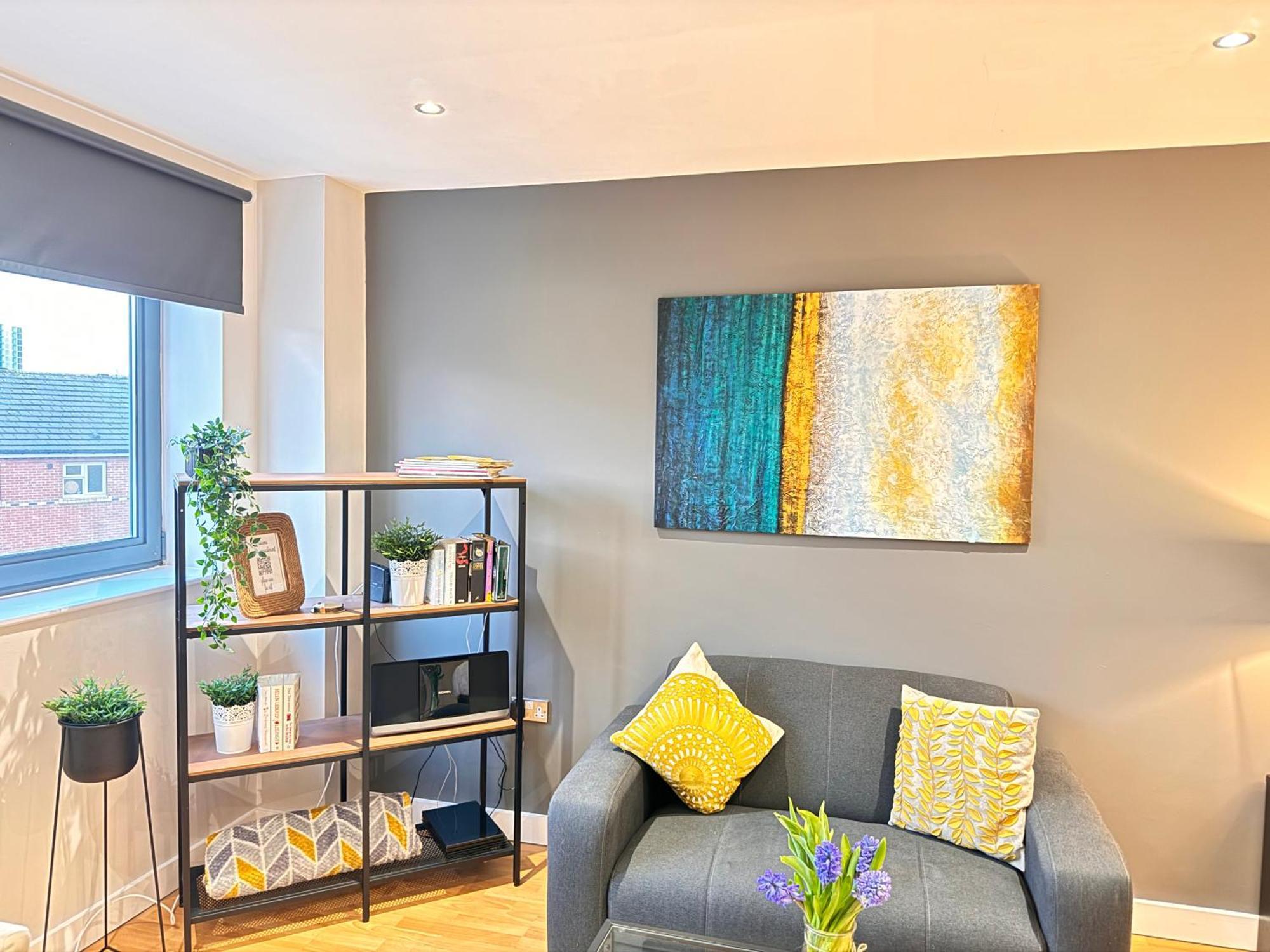Apartment Perfectly Located Centre - West One With Free Wifi, Gym Access, Netflix *