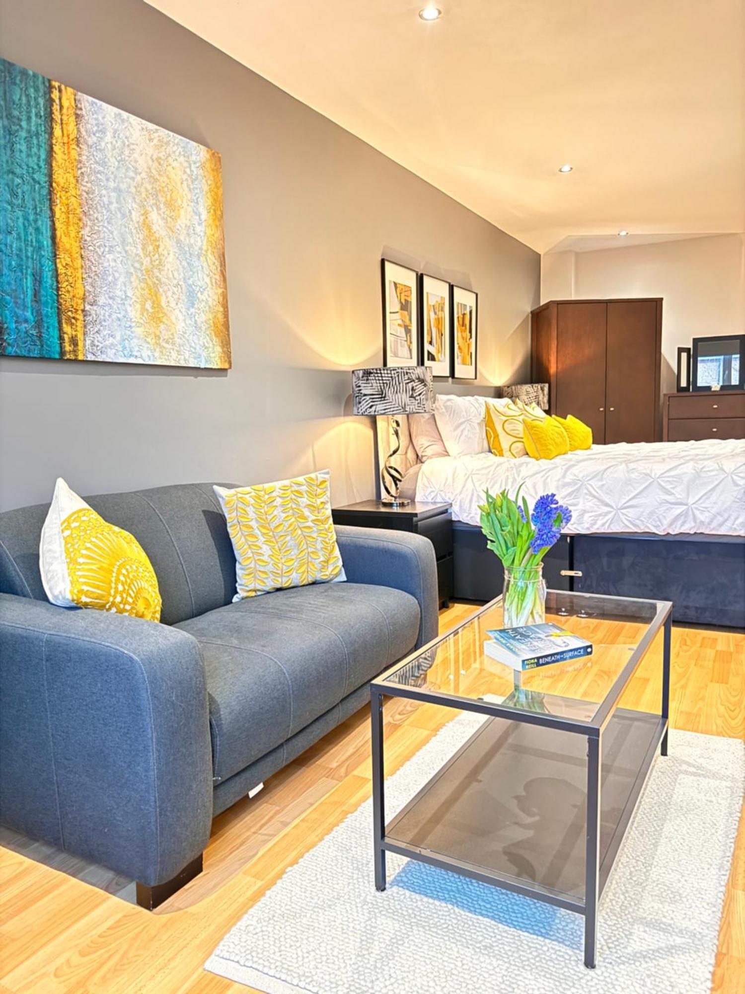 Perfectly Located Centre - West One With Free Wifi, Gym Access, Netflix *