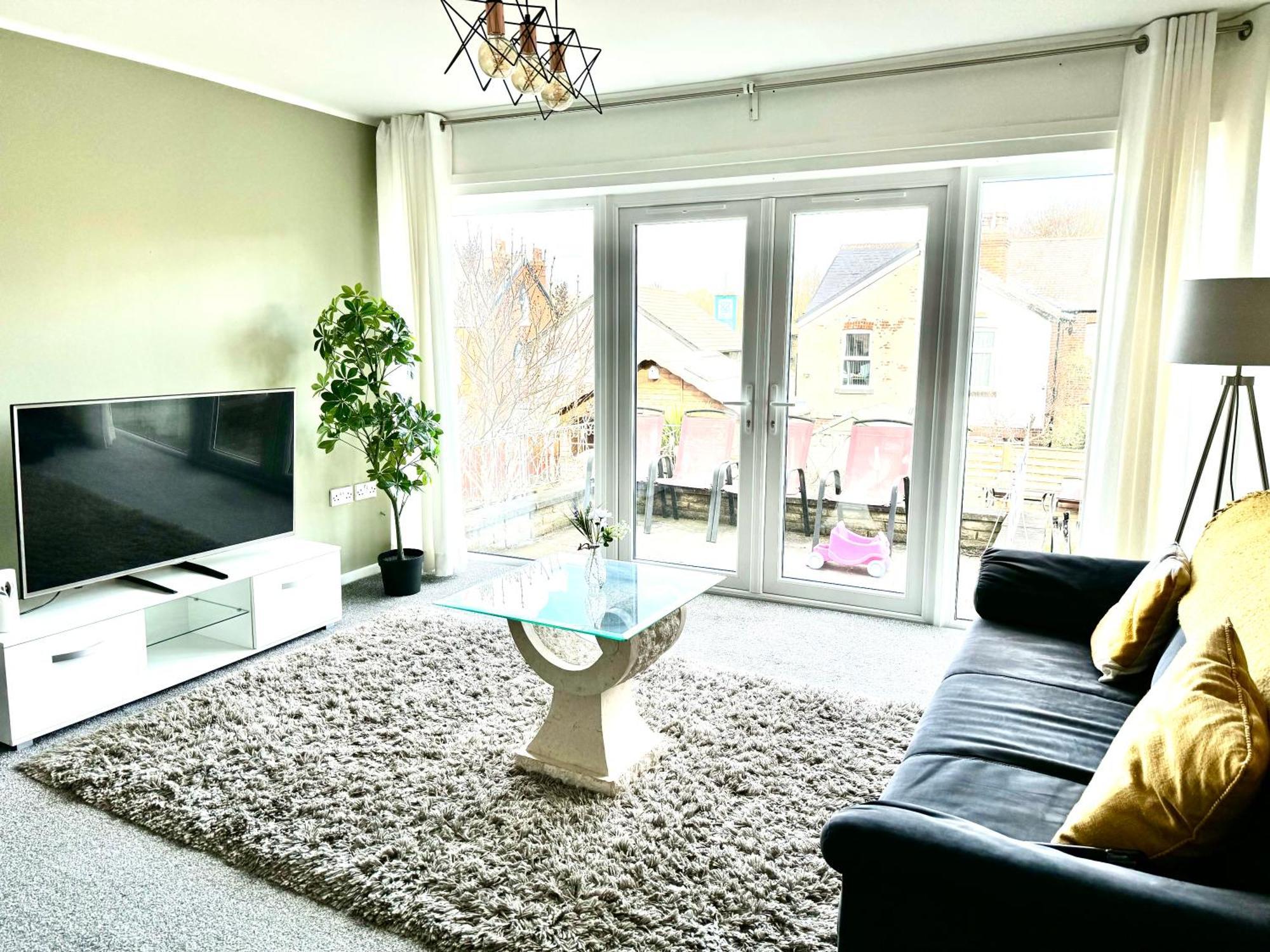 Stunning Gem Detached With Drive Holiday home Sheffield
