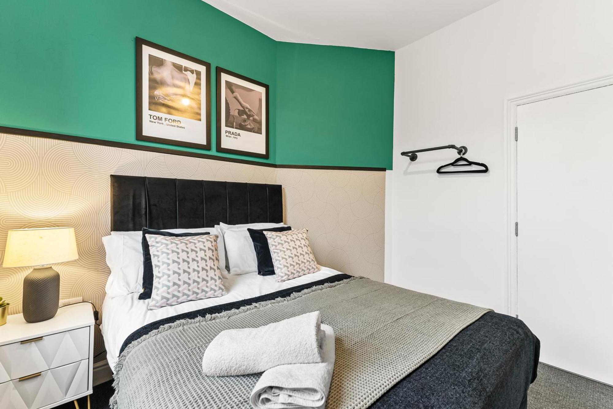 Apartment 20 Percent Off! Stylish Abode Sleeps 12 Sheffield