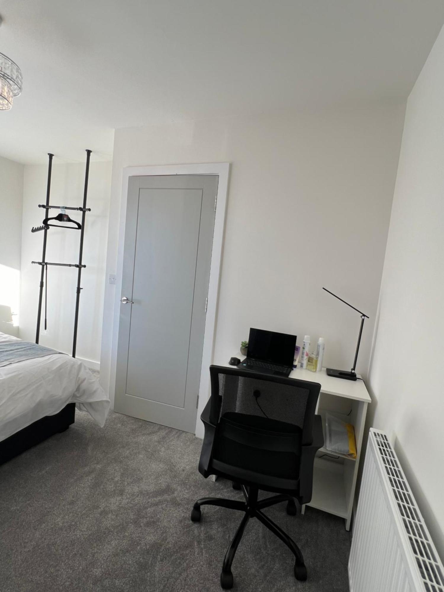 Holiday home New Peaceful Luxury With Free Parkingwifi