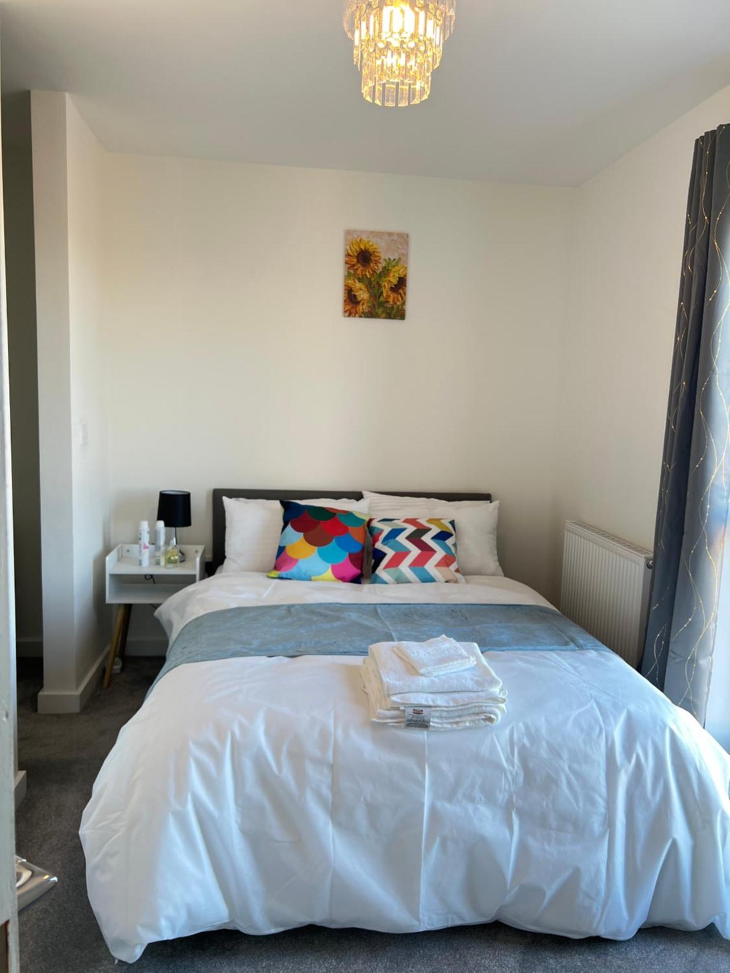 Holiday home New Peaceful Luxury With Free Parkingwifi