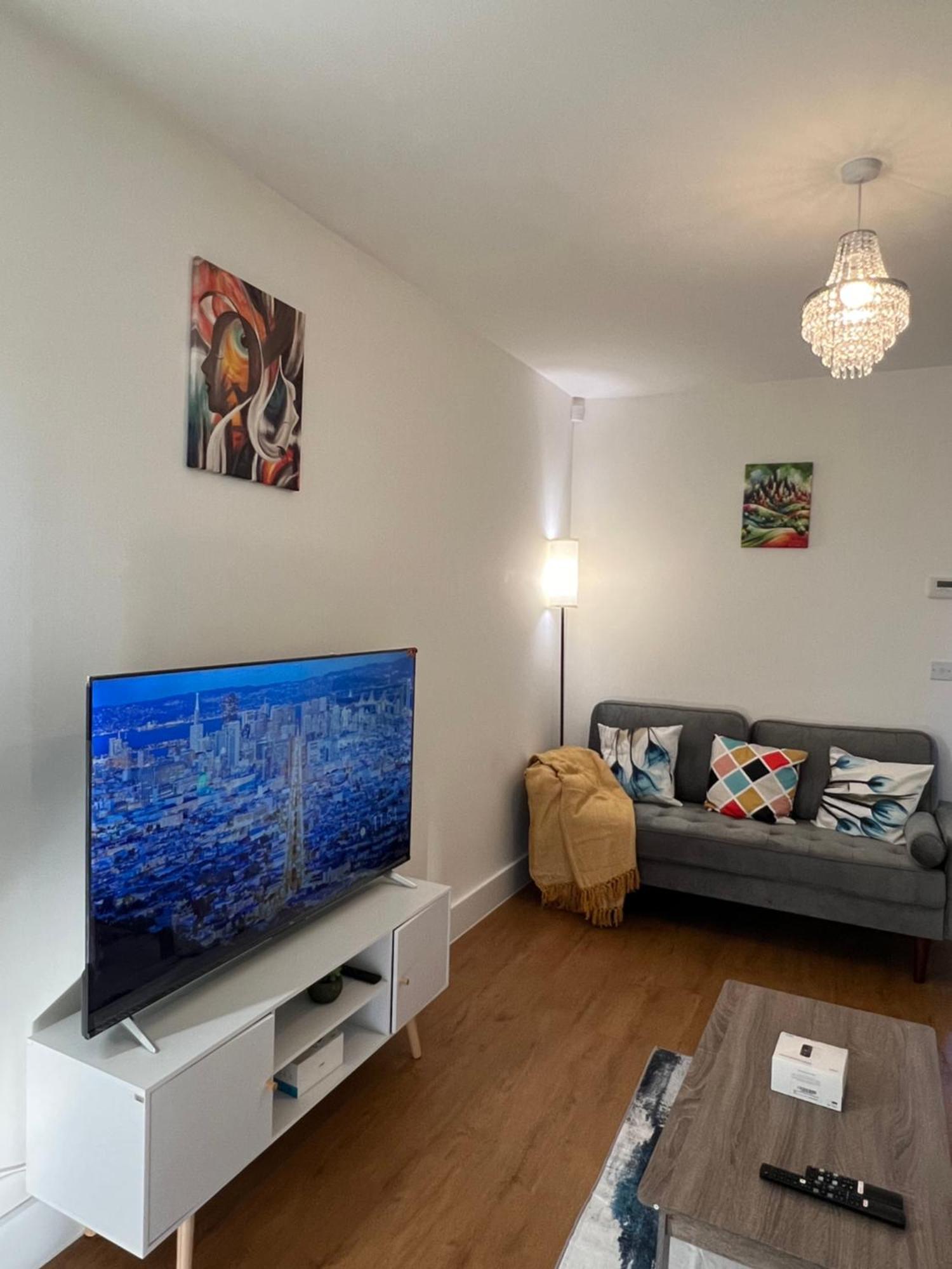 New Peaceful Luxury With Free Parkingwifi