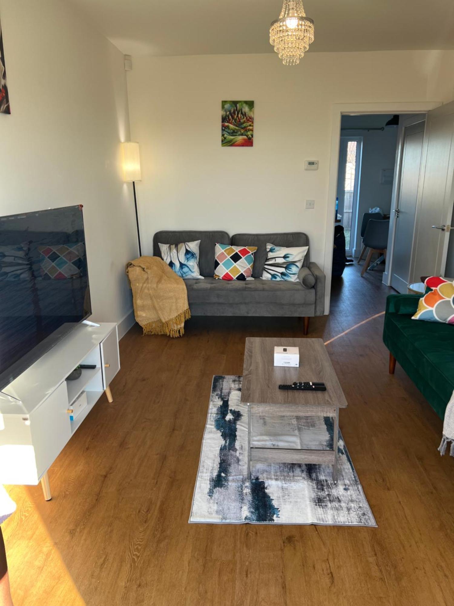 Holiday home New Peaceful Luxury With Free Parkingwifi
