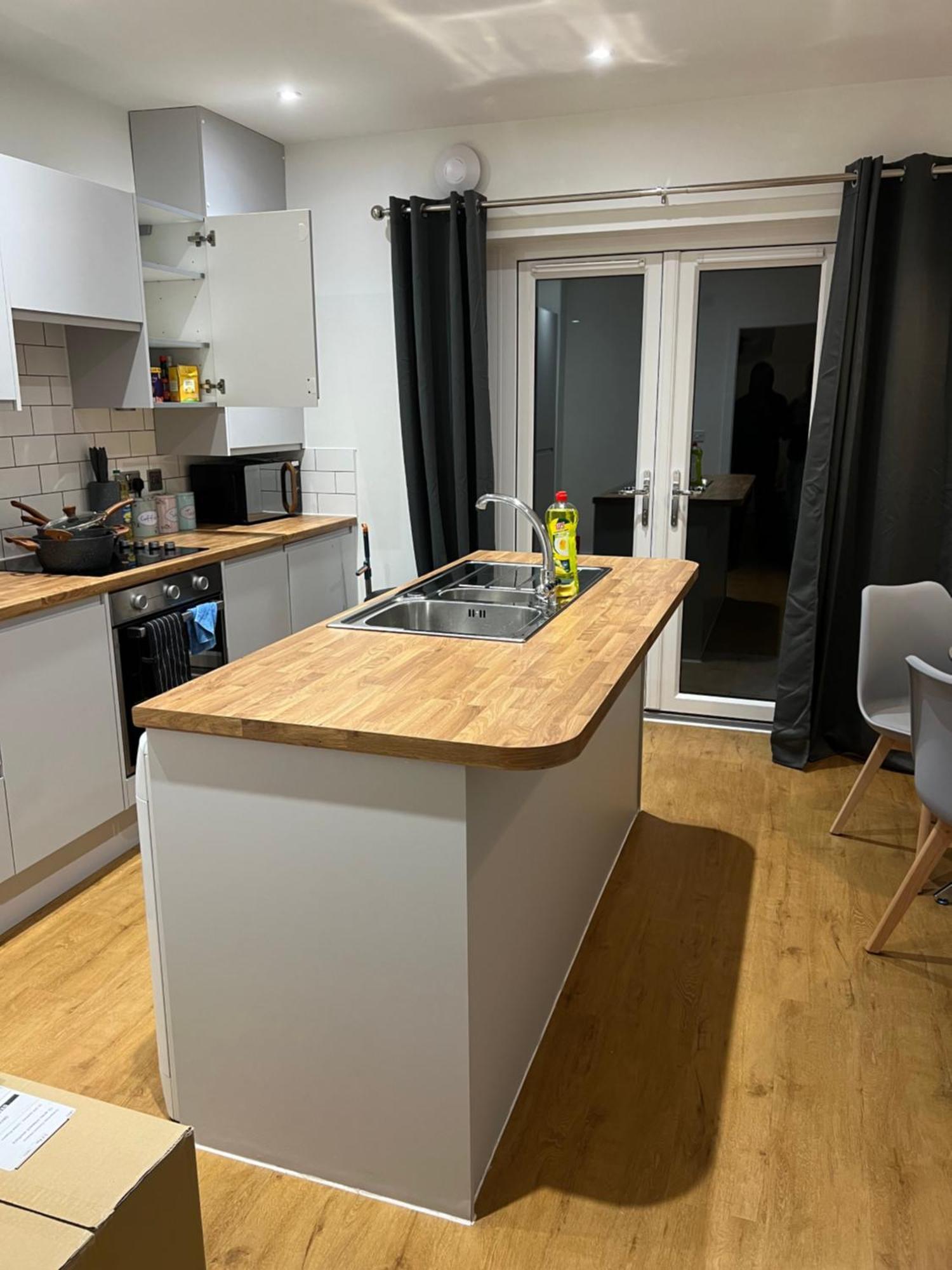 New Peaceful Luxury With Free Parkingwifi Sheffield