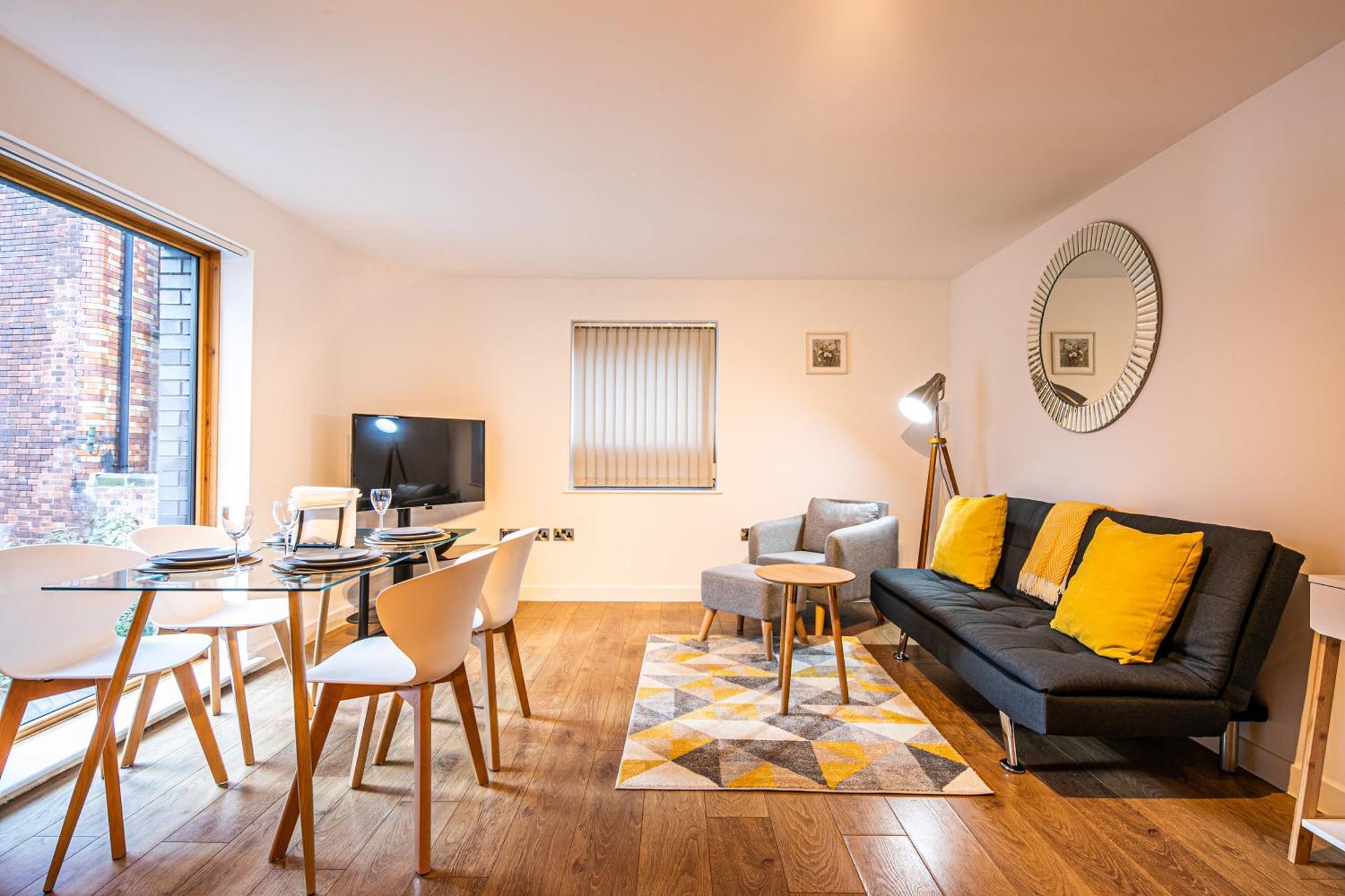 Apartment Stylish 2 Bed 18 - Centre, Free Parking, Espresso Machine & Netflix - Hosted By Host Save