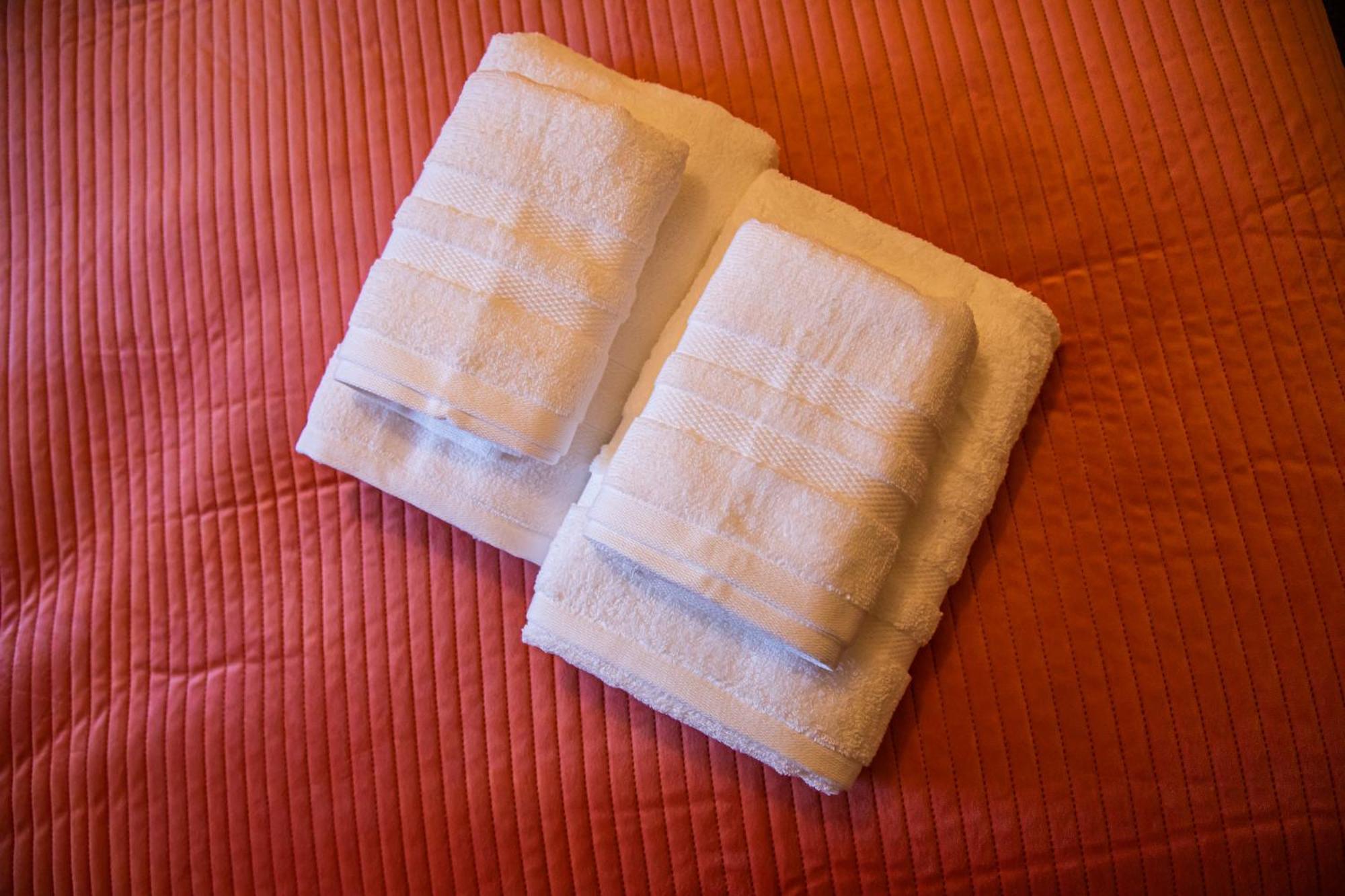 Stylish 2 Bed 18 - Centre, Free Parking, Espresso Machine & Netflix - Hosted By Host Save Apartment *