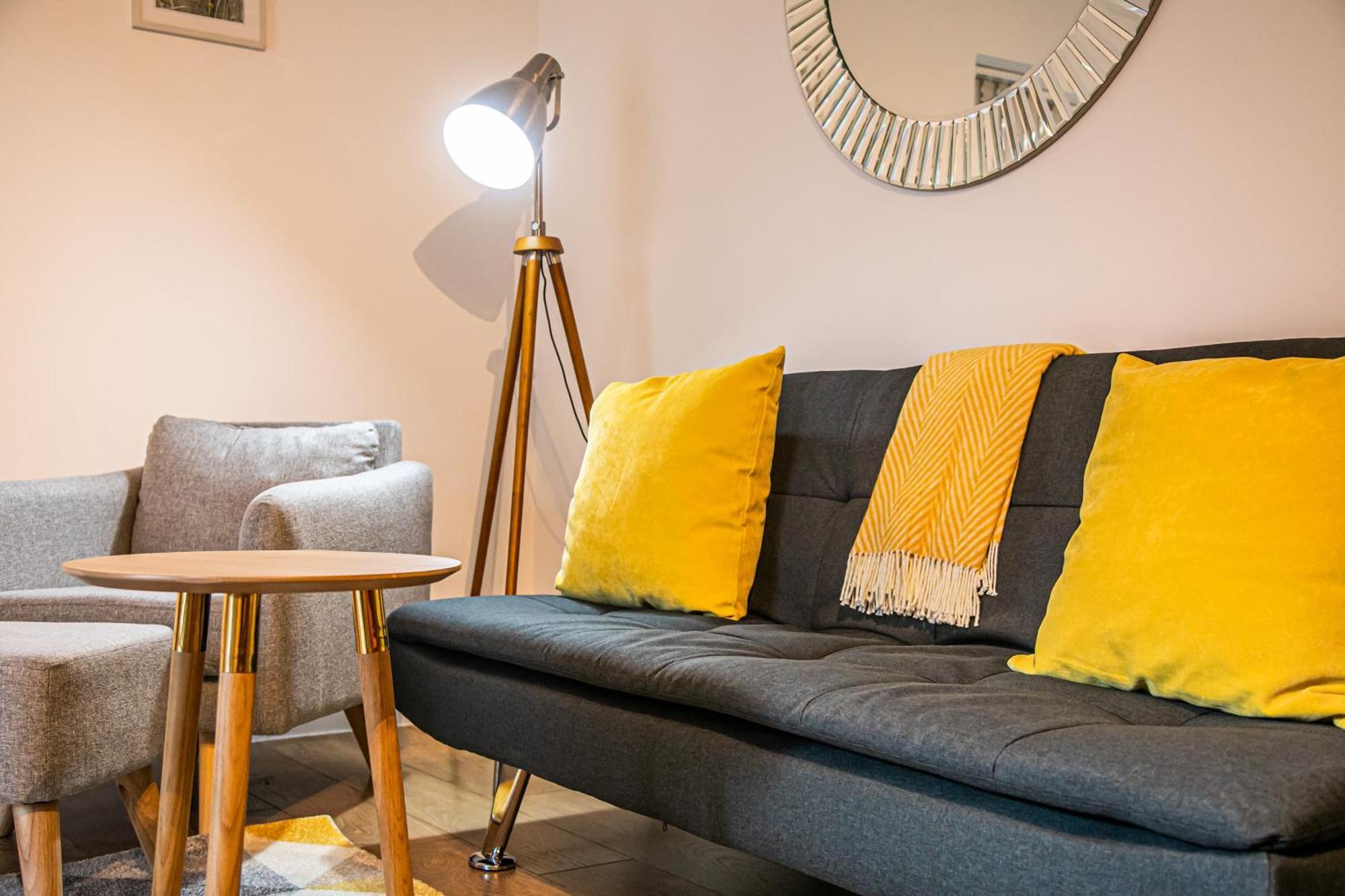 Apartment Stylish 2 Bed 18 - Centre, Free Parking, Espresso Machine & Netflix - Hosted By Host Save