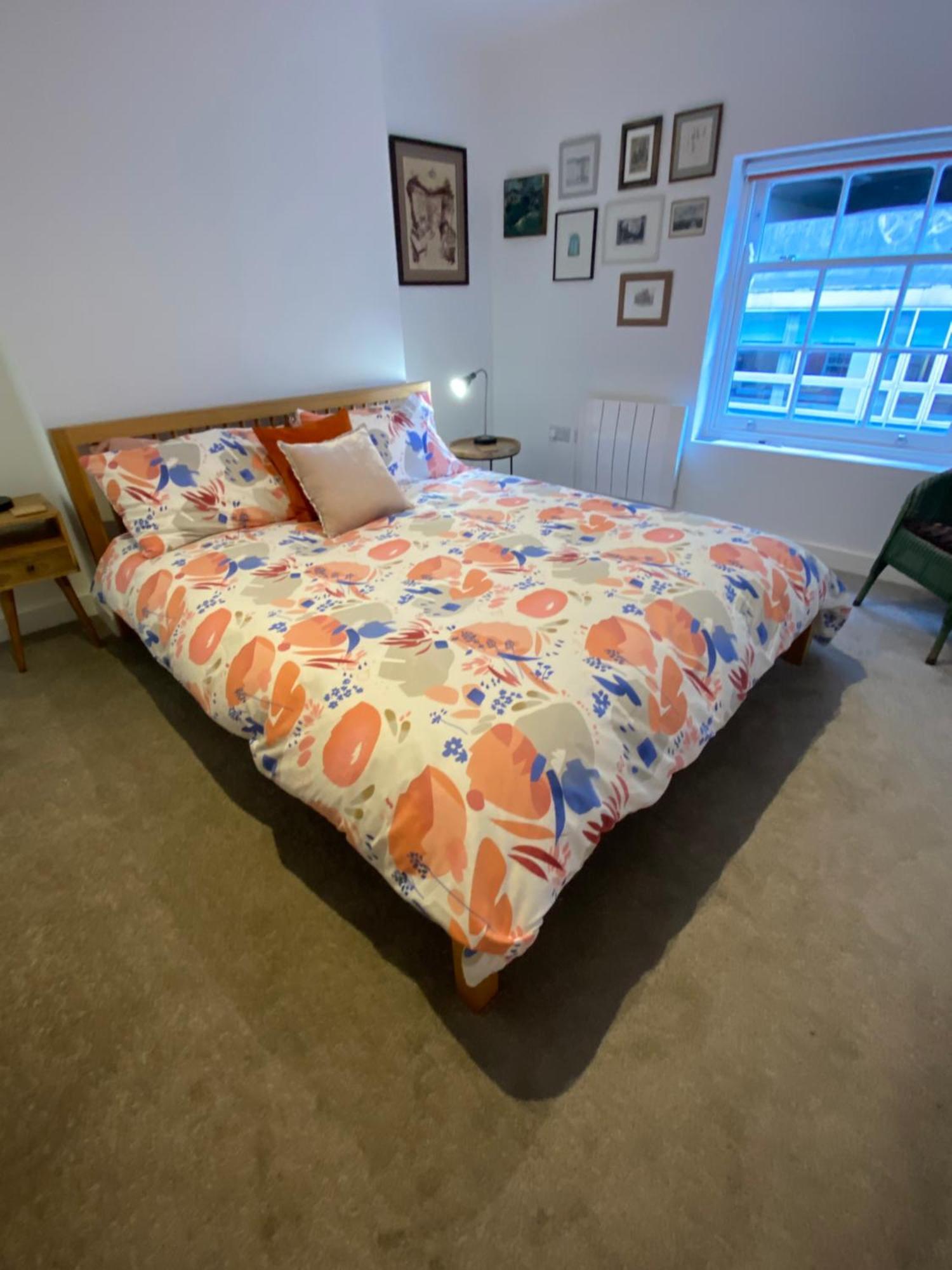 Stylish 3 Bedroom In Historic Centre Building * Sheffield
