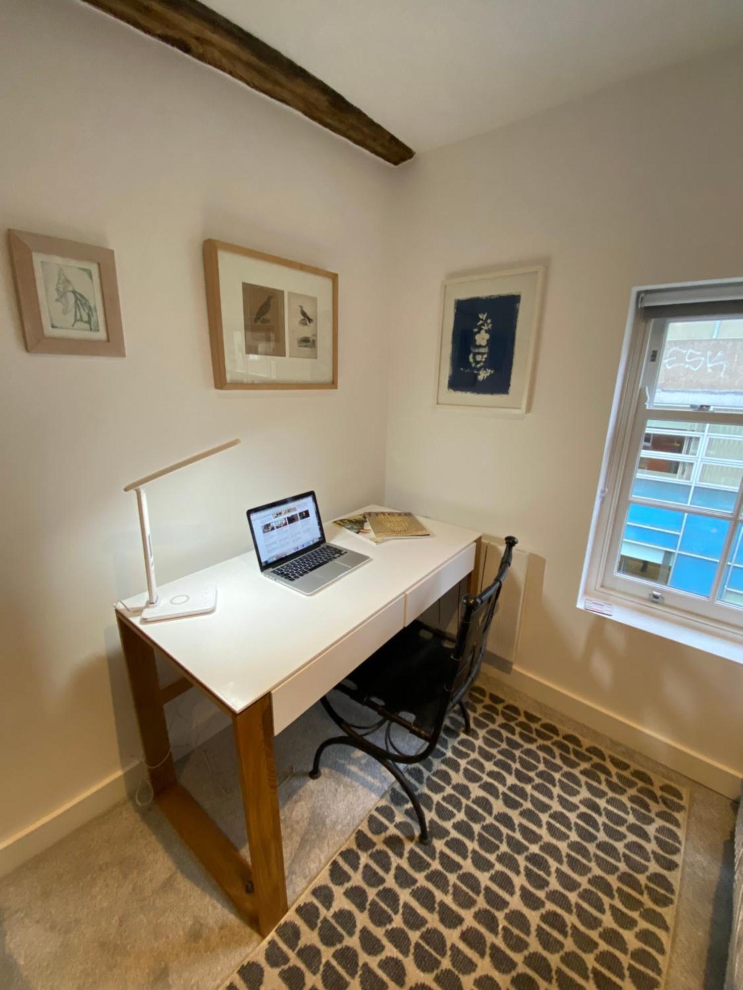 Stylish 3 Bedroom In Historic Centre Building