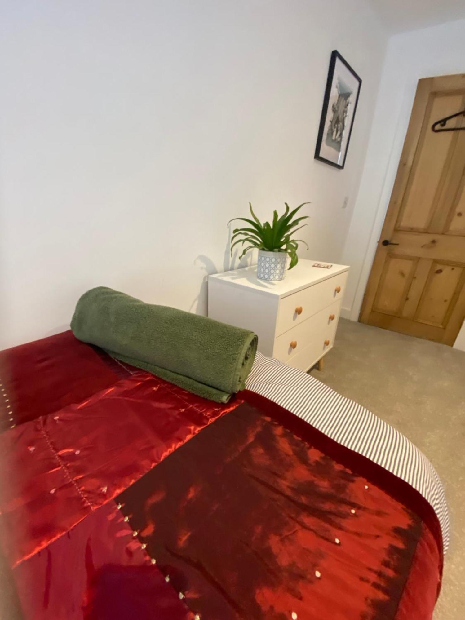 Stylish 3 Bedroom In Historic Centre Building Sheffield