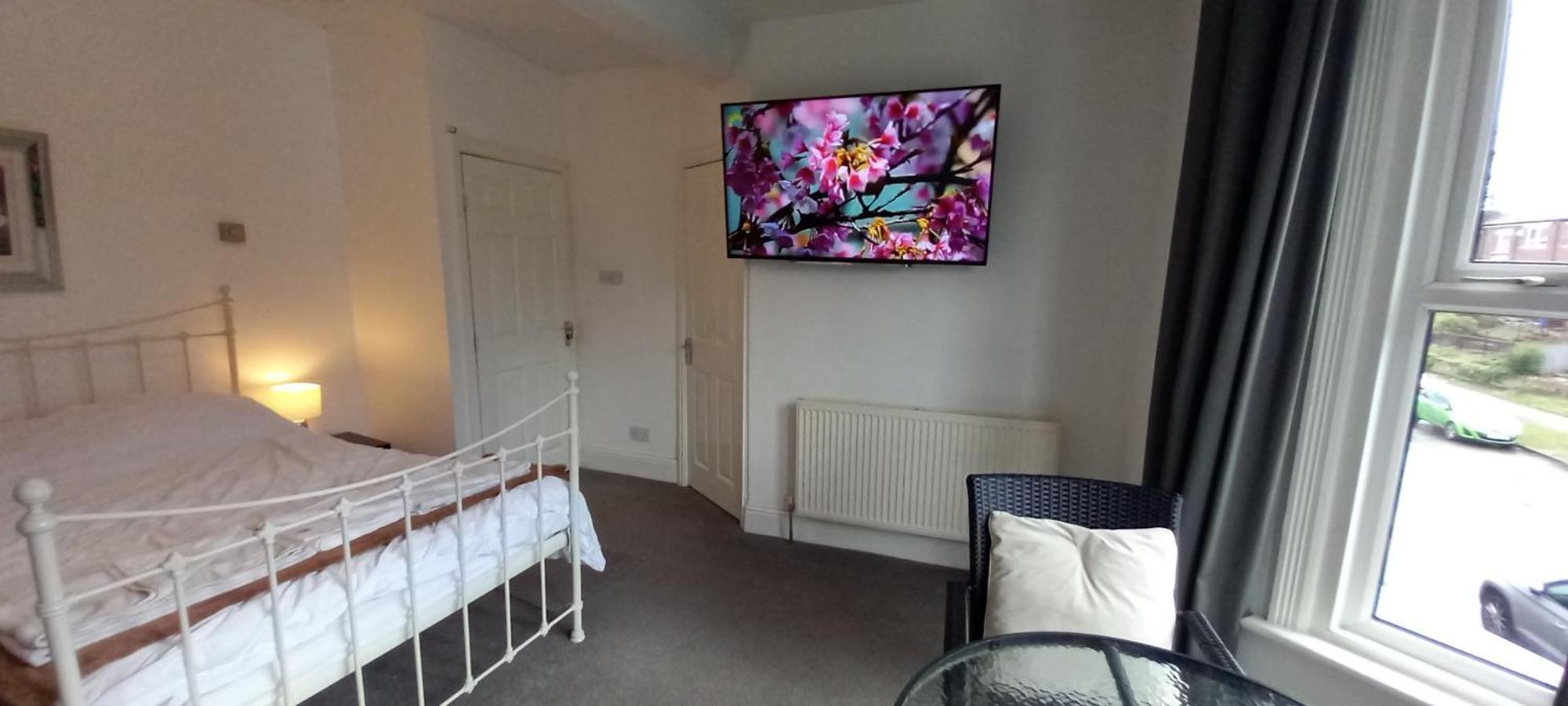 Spacious Ensuite With Charming Bay Window Hospedagem domiciliar *