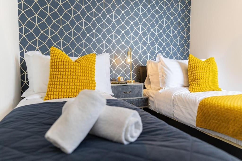 Immaculate Ground Floor Flat - Families *