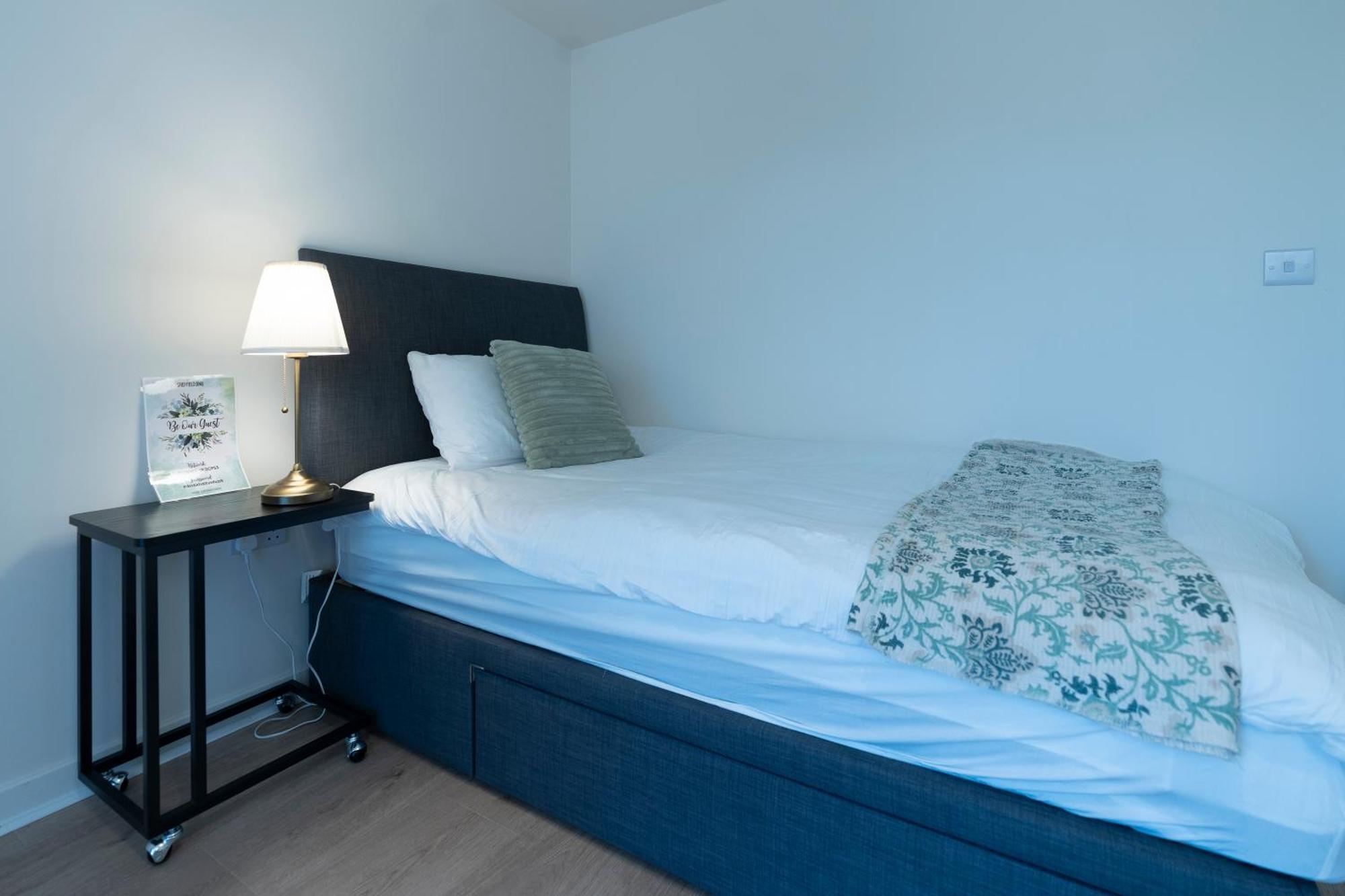 Luxury Ground Floor 2 Bedroom Free Wifi & Parking *