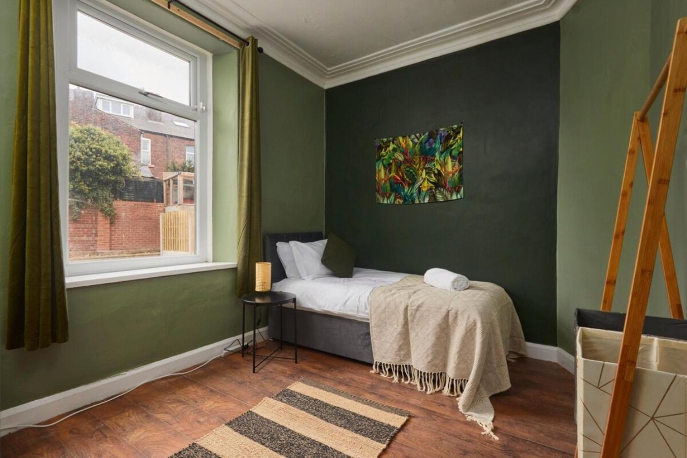 Cosy, Stylish, Leafy And Homely Villa *