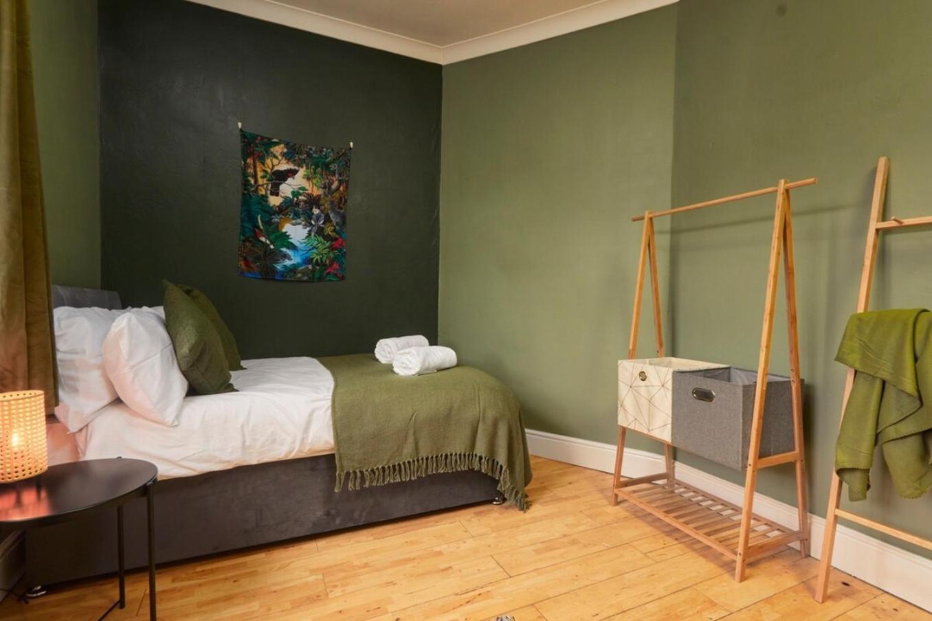 Cosy, Stylish, Leafy And Homely Villa Sheffield