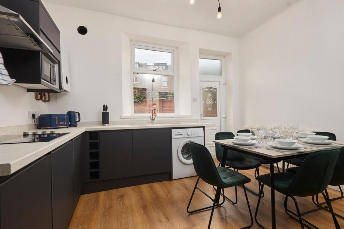 Cosy, Stylish, Leafy And Homely *