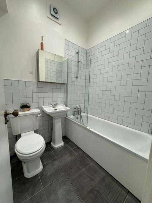 Spacious Flat In Center Gs304