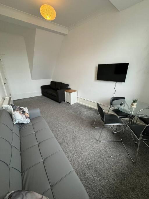 Apartment Center Gem- Flat For 6 In Gs404