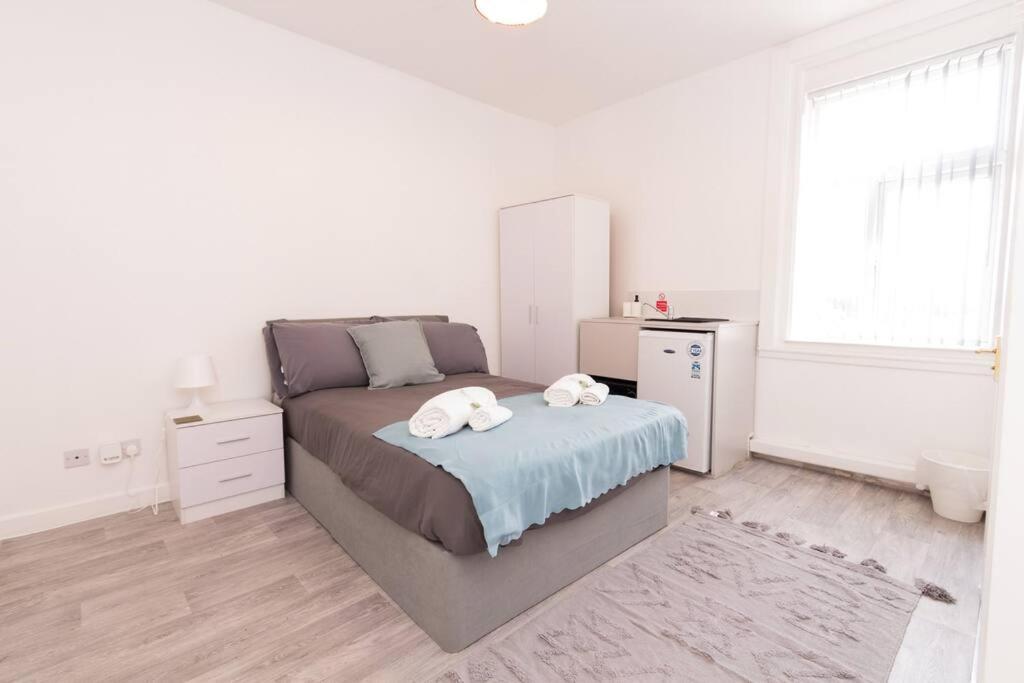 Suite 3 - Quaint Double Room In A Shared House Apartamento