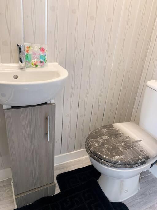 Apartamento Suite 3 - Quaint Double Room In A Shared House *