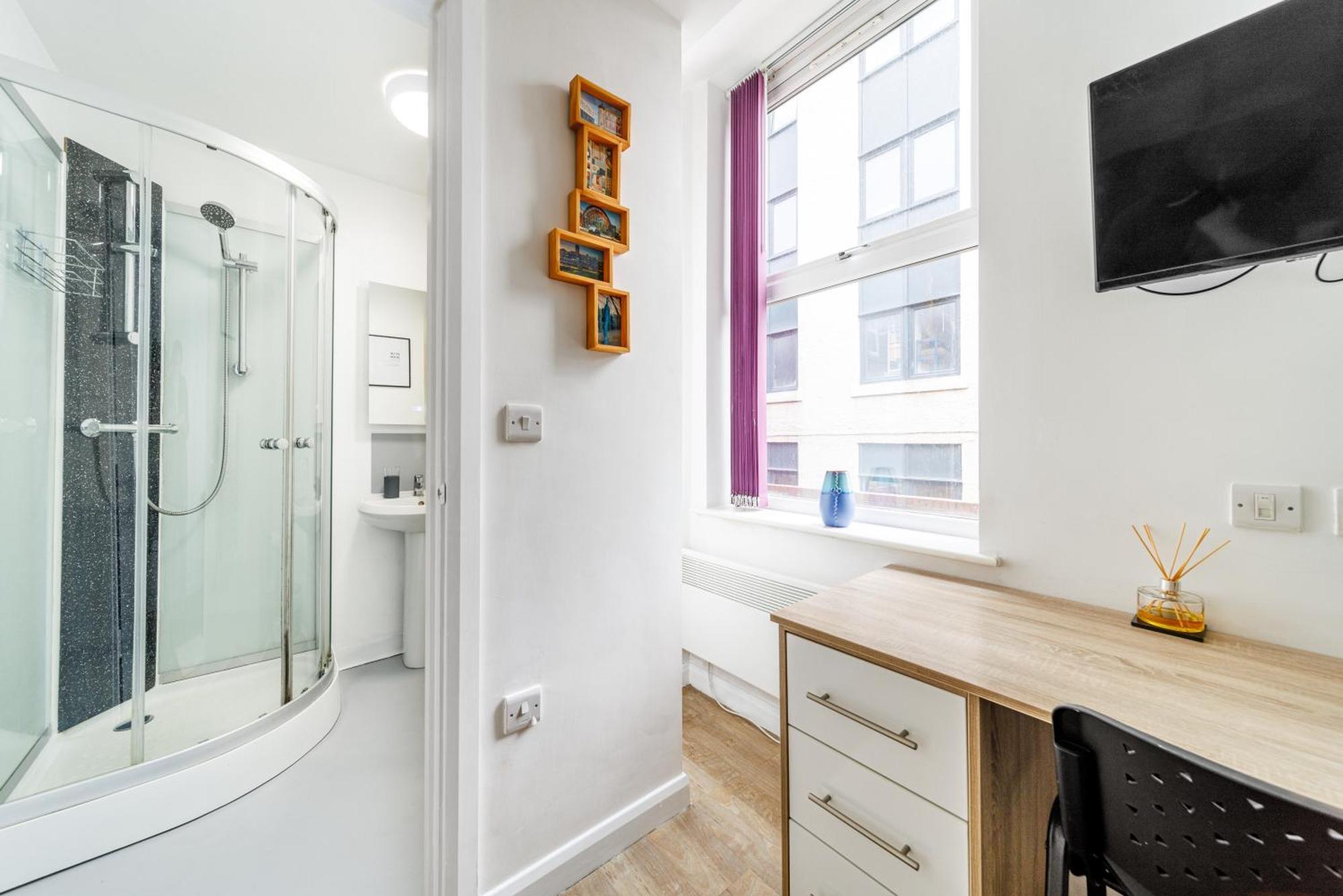 Alexandra House By Centre Apartment
