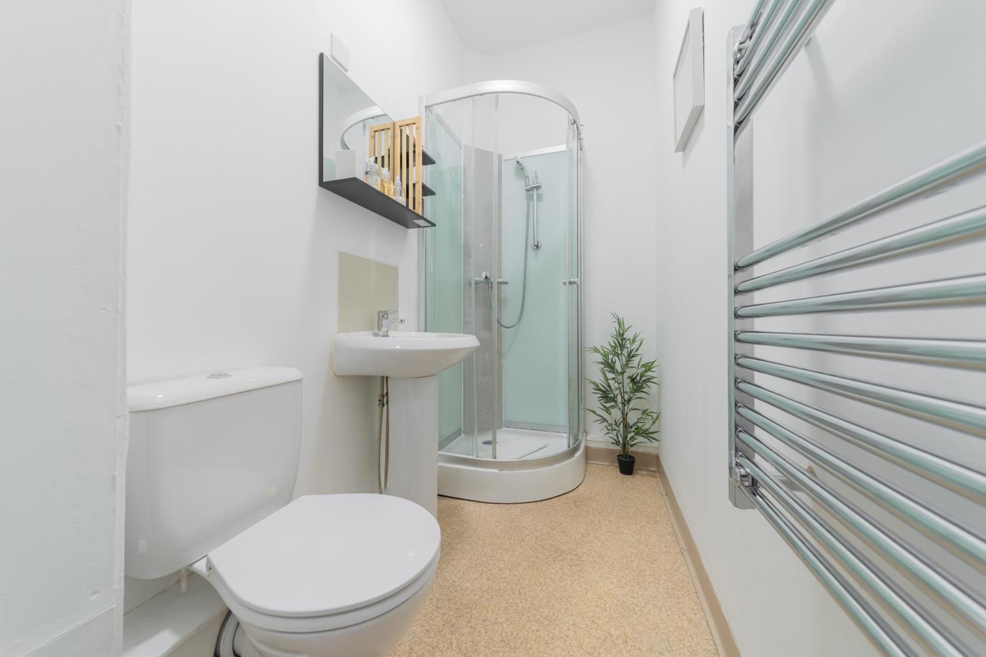 Alexandra House By Centre Apartment *