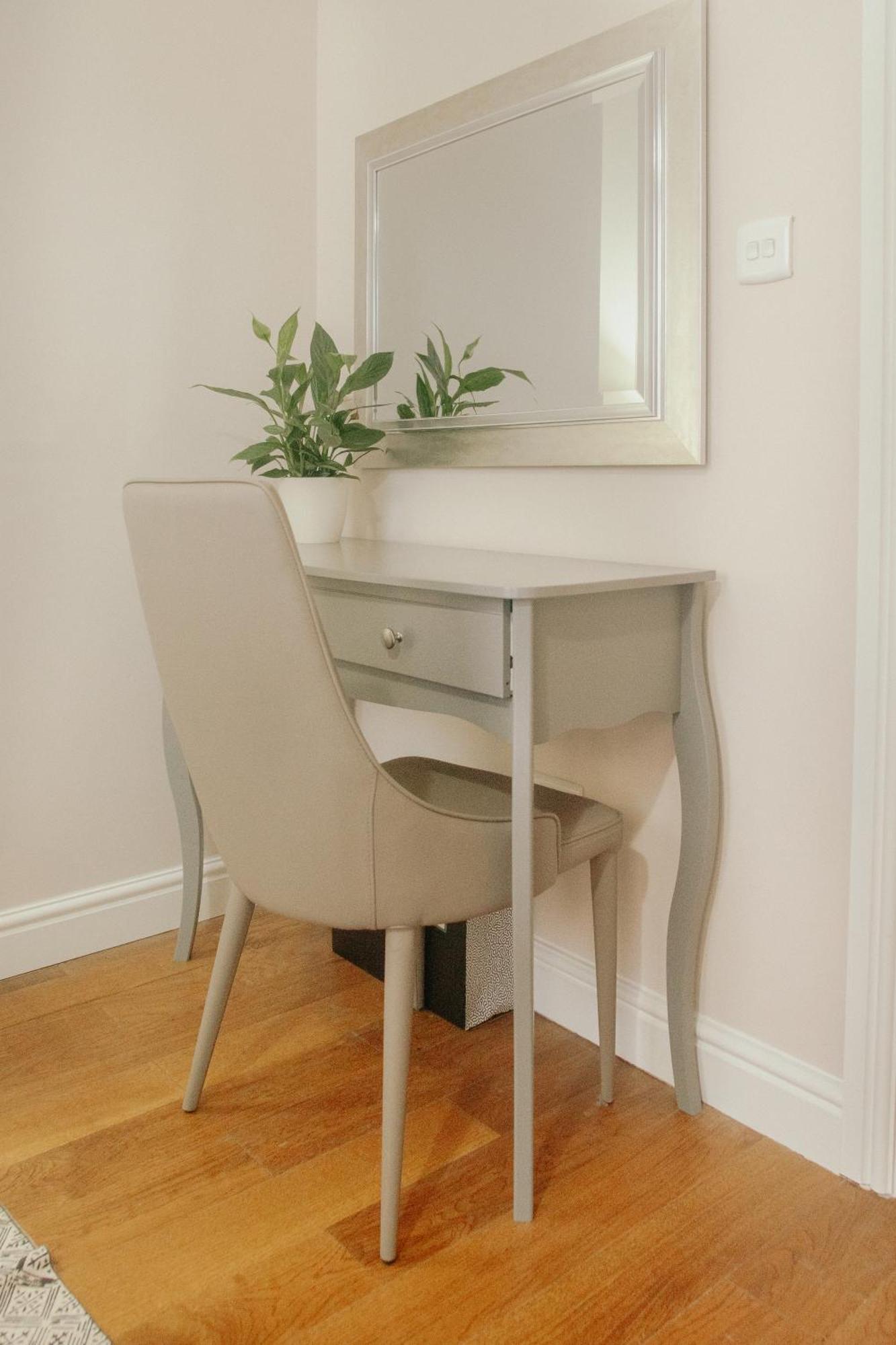 Apartment Stunning Quiet In Historic Building *