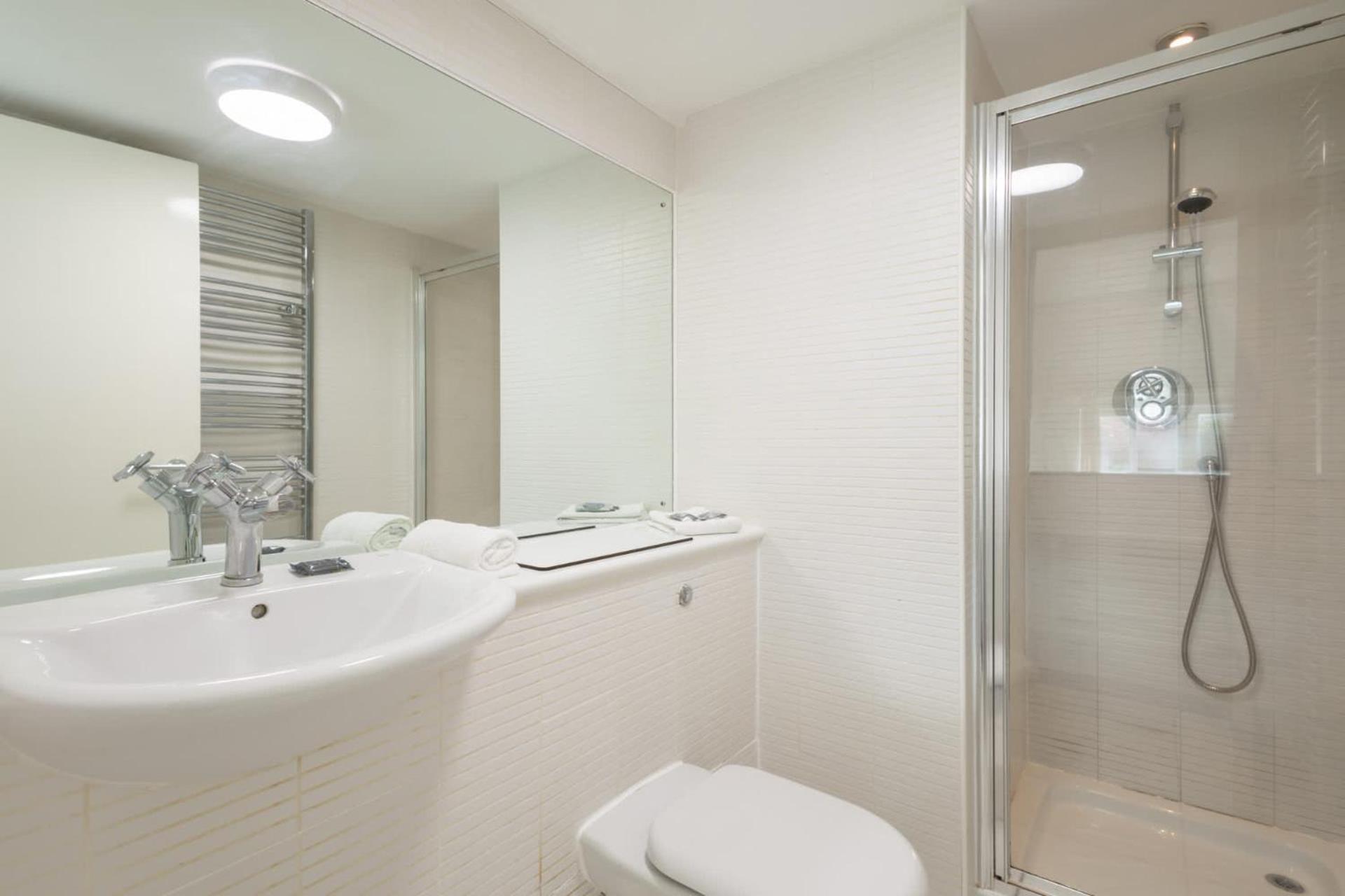 Apartment Host & - Hall View Sheffield