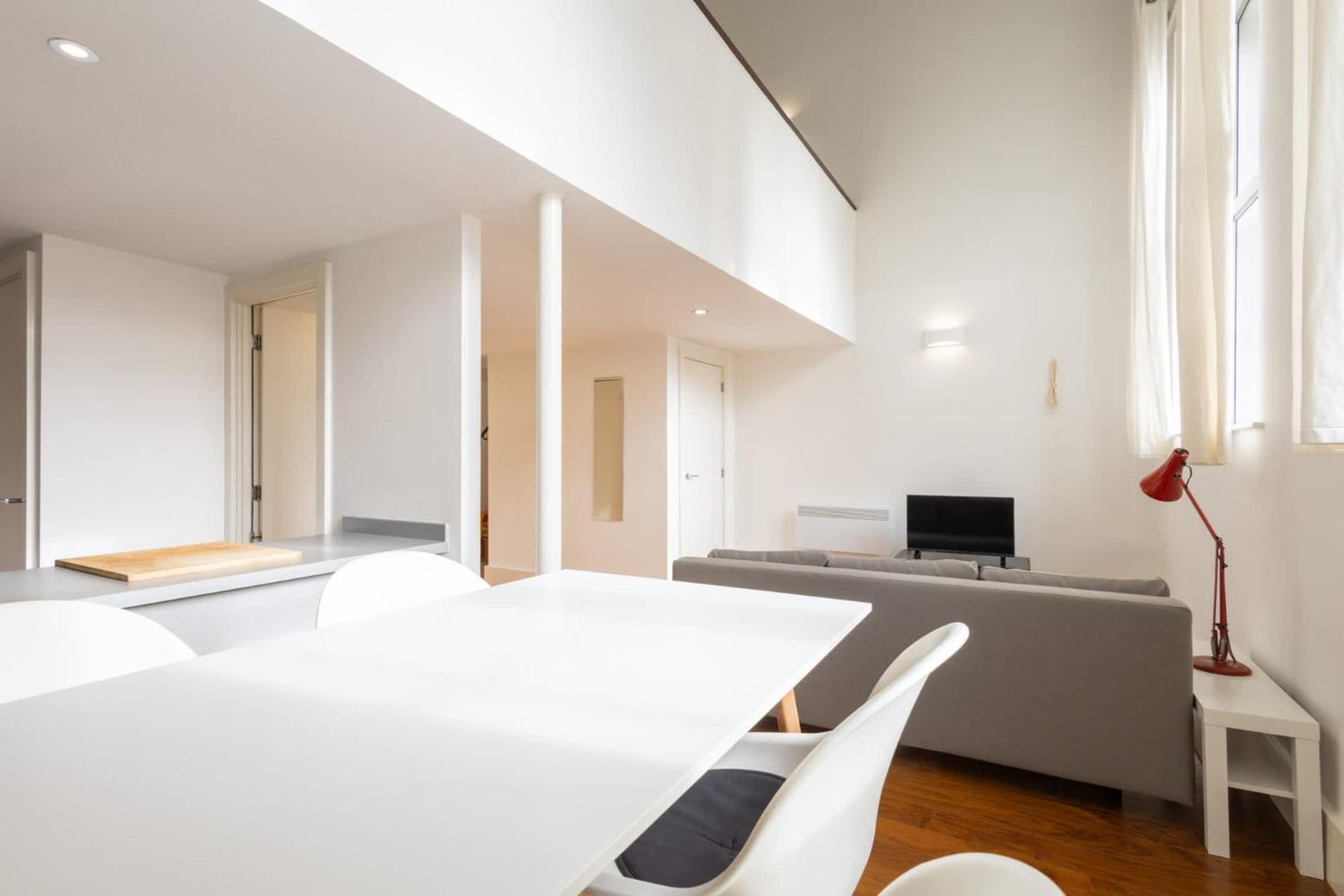 Host & - Hall View