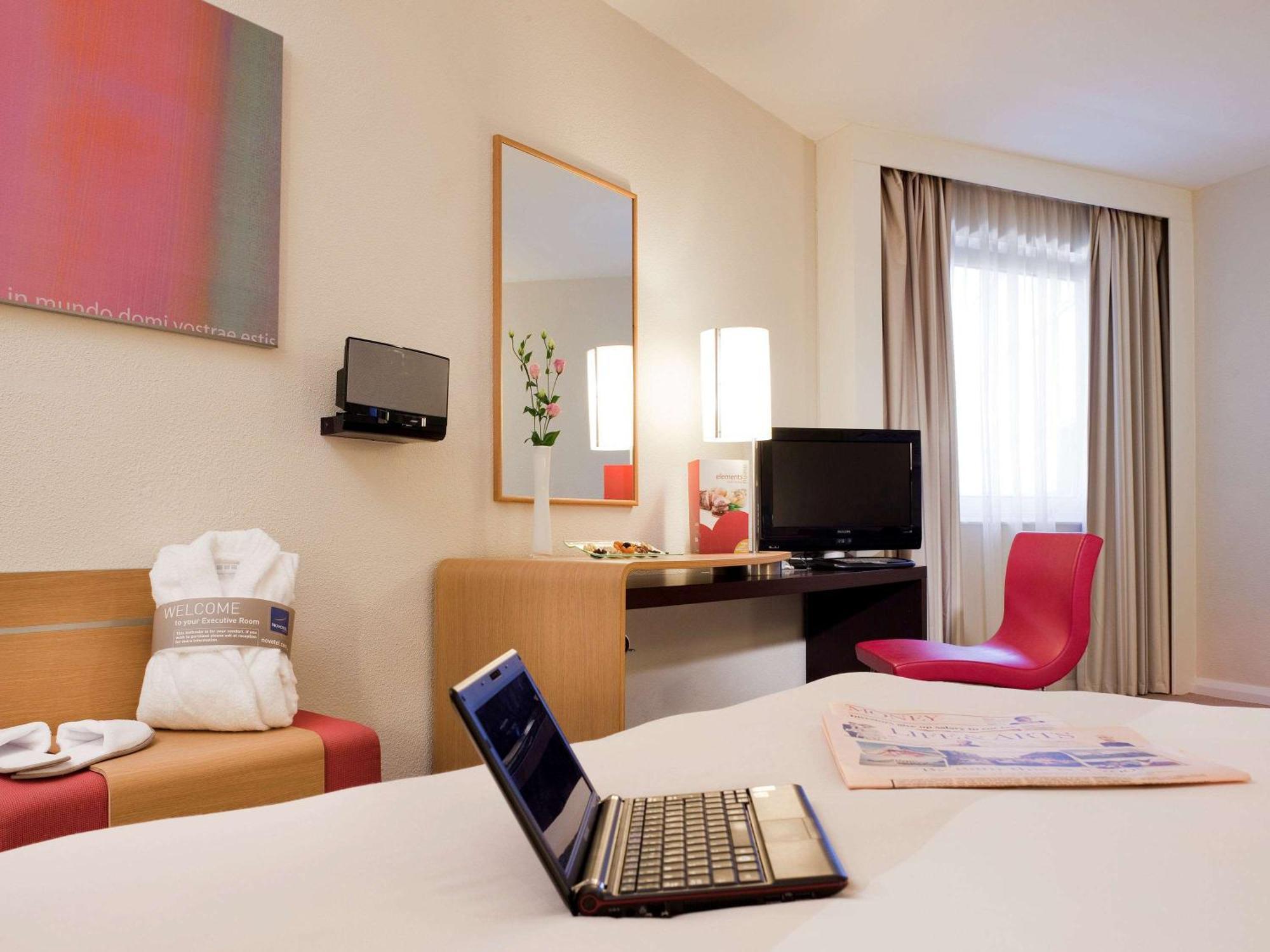 Novotel Centre Hotel 4*