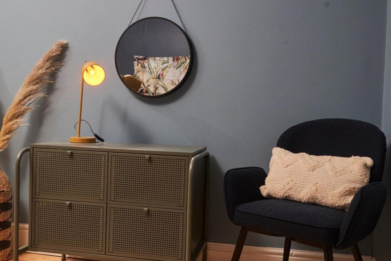 Cosy, Stylish, Leafy And Homely *
