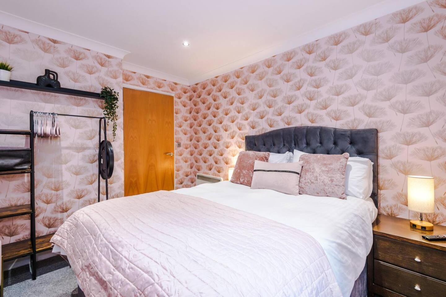Cosy Flat, Ultimate Comfort & Sleep! Holiday home Sheffield