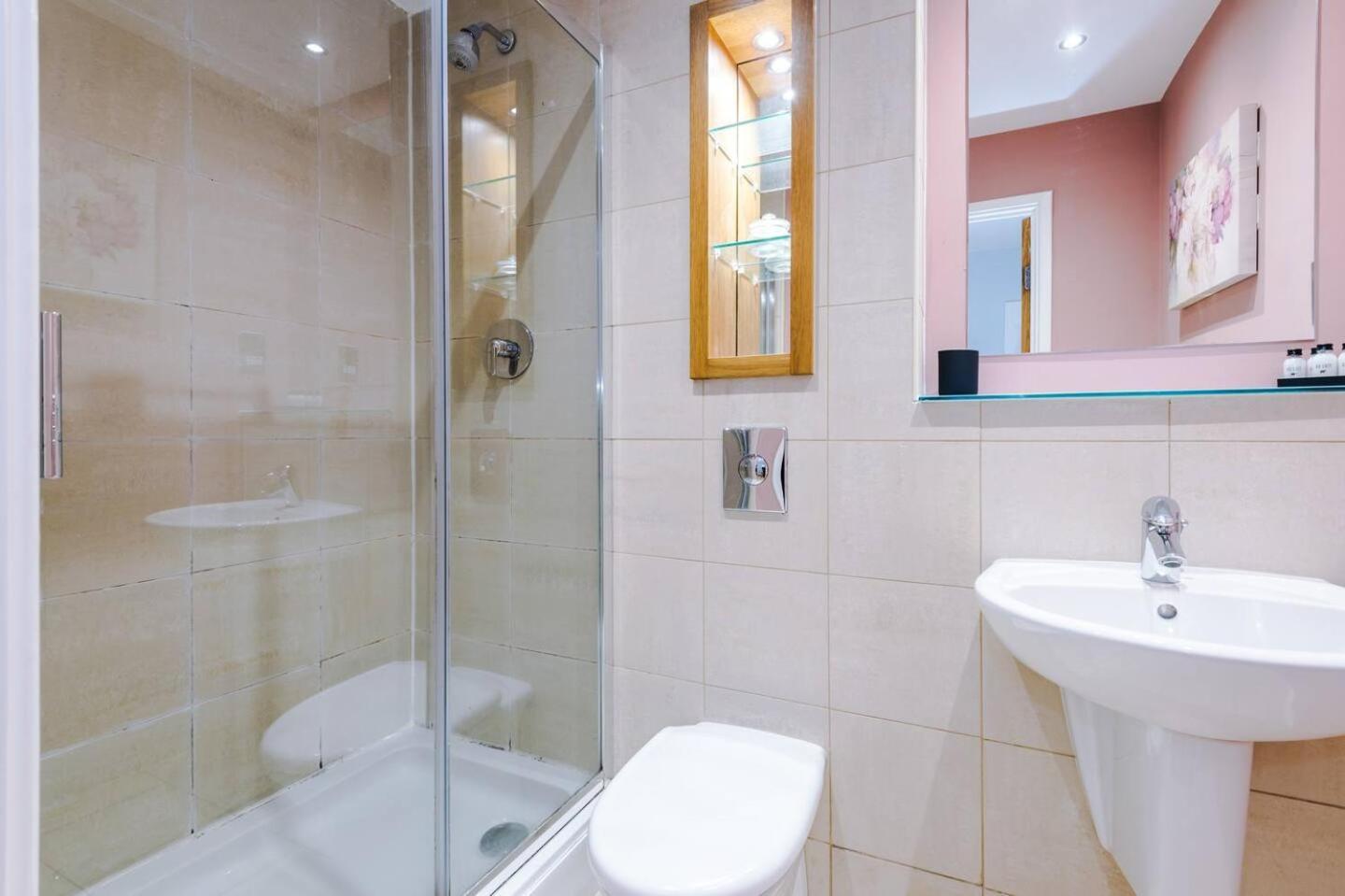 Cosy Flat, Ultimate Comfort & Sleep! Holiday home