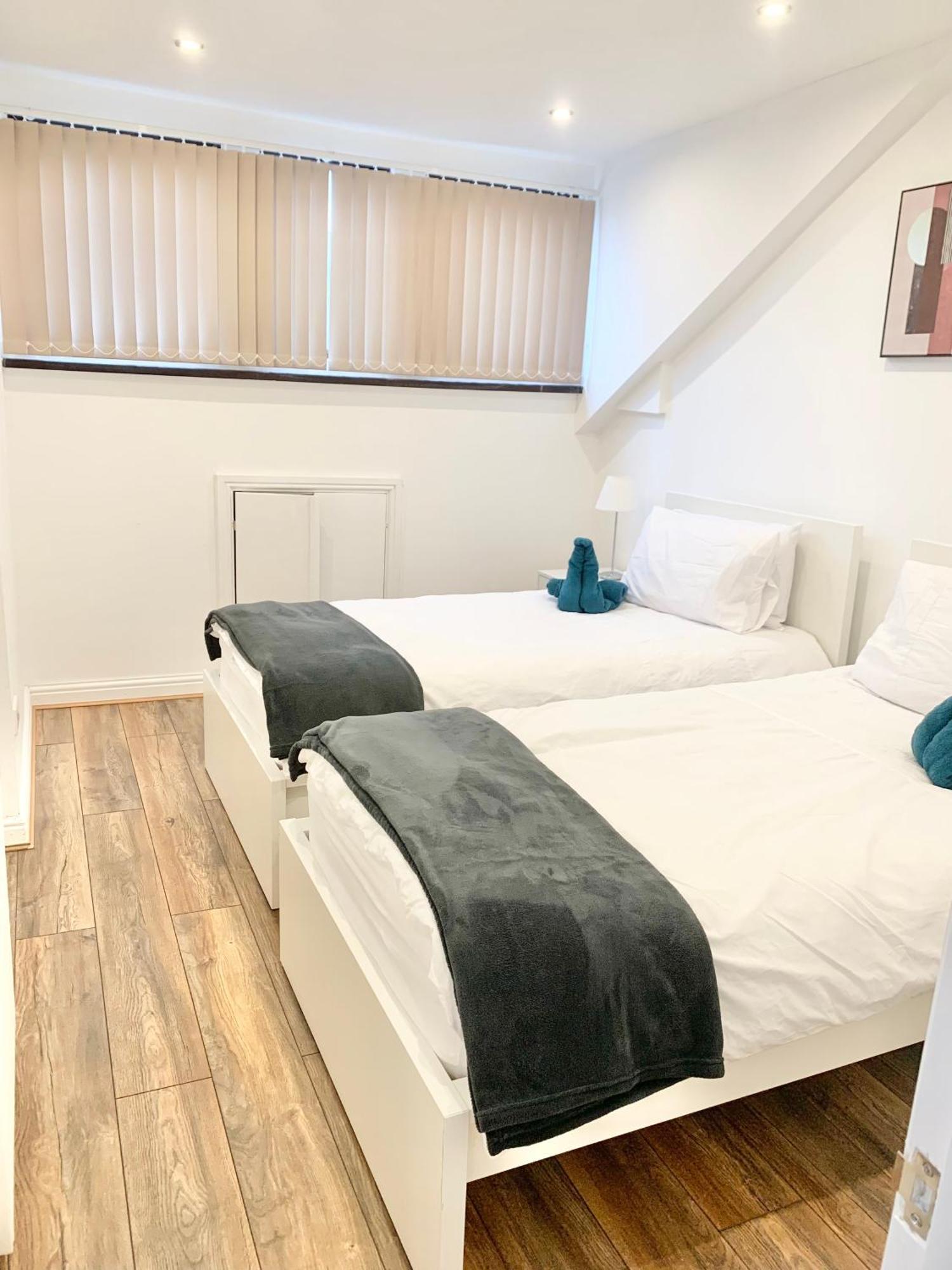 Urba Luxury 4bed Holiday home Sheffield
