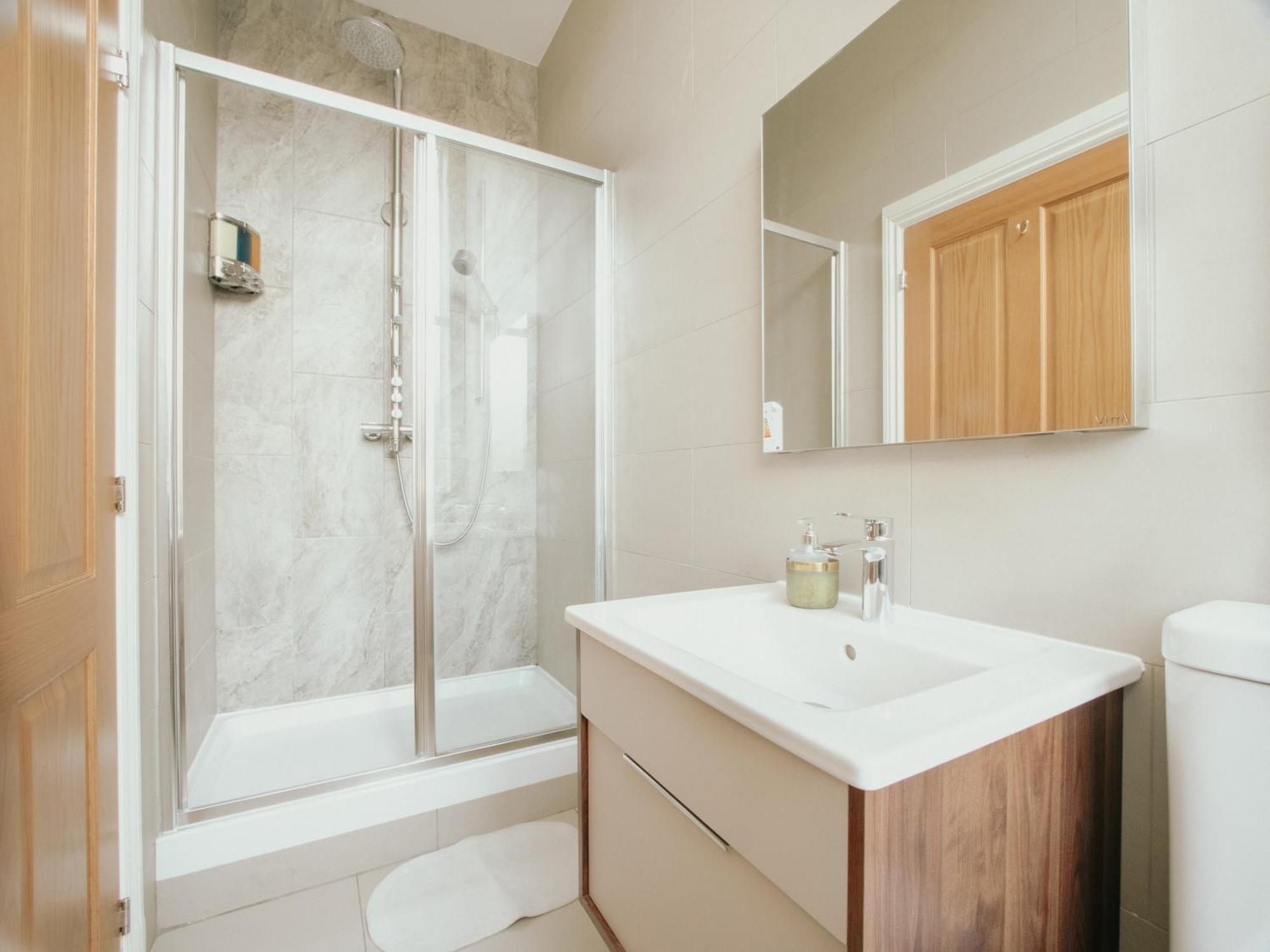 Apartment Bessemer House *