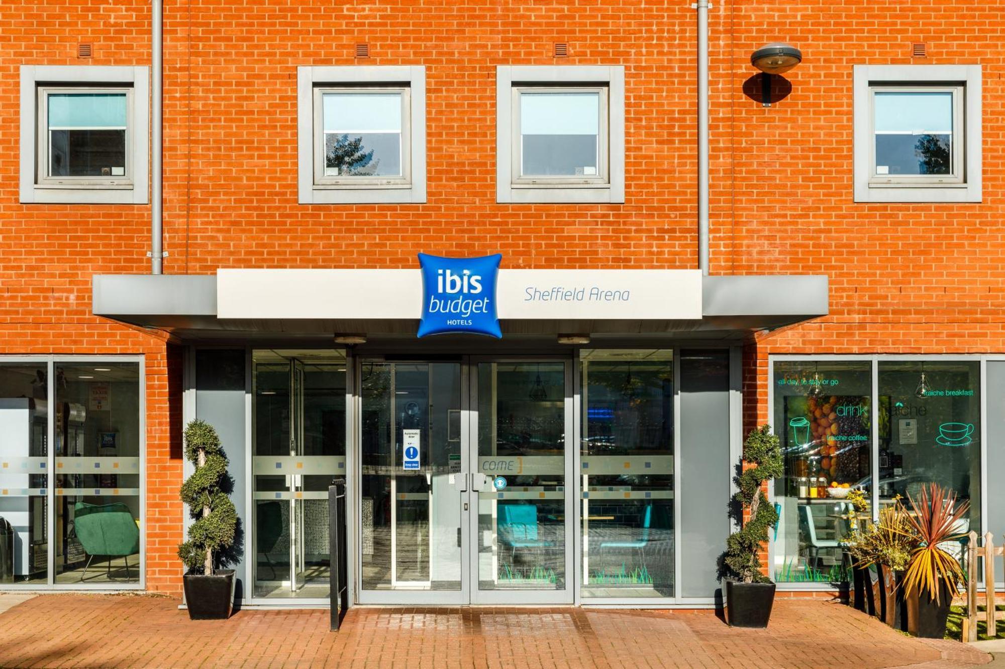 Ibis Budget Arena Hotel 2*