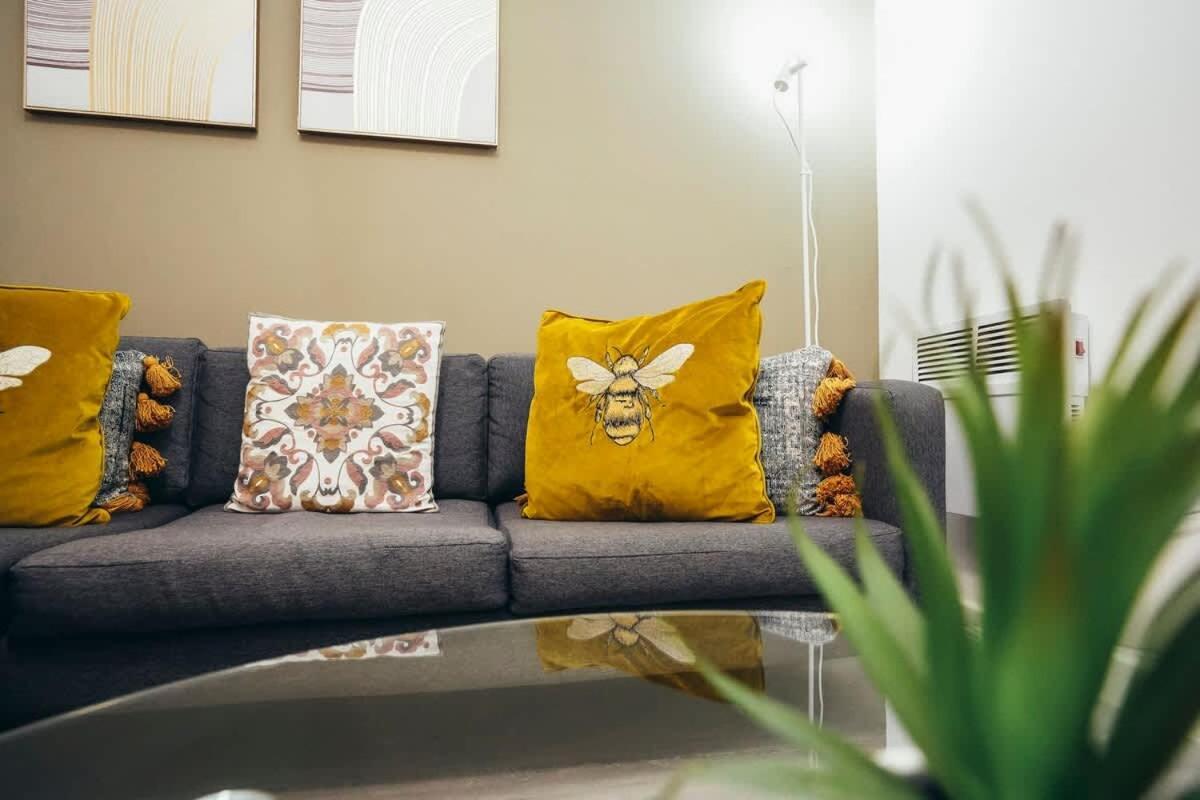 2br Centre Apt, Self Check In, Wifi, By Derbnb * Sheffield