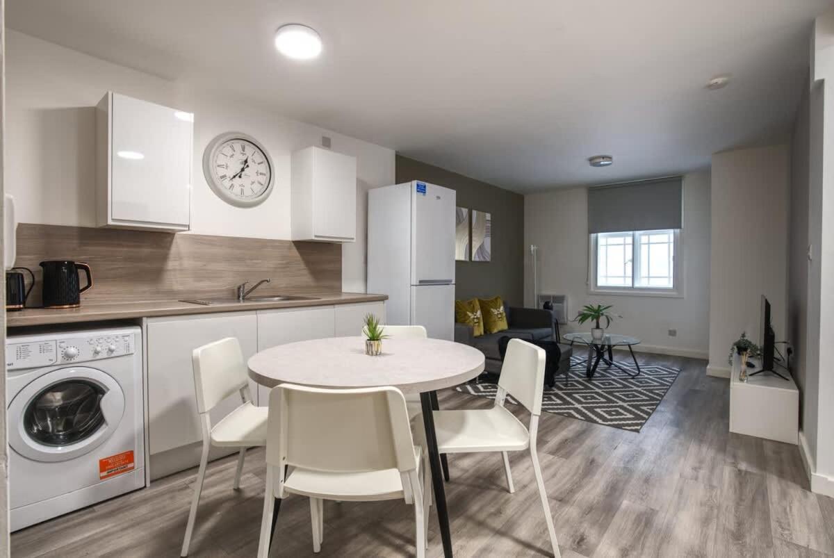 2br Centre Apt, Self Check In, Wifi, By Derbnb * Sheffield