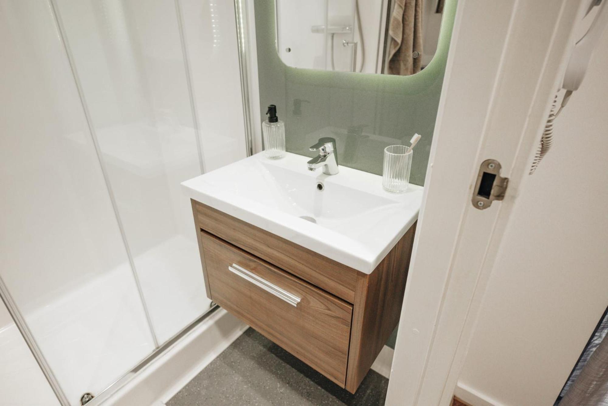 Comfy Private Bedrooms, Studios And Apartments At Bailey Fields In Sheffield Apartment *