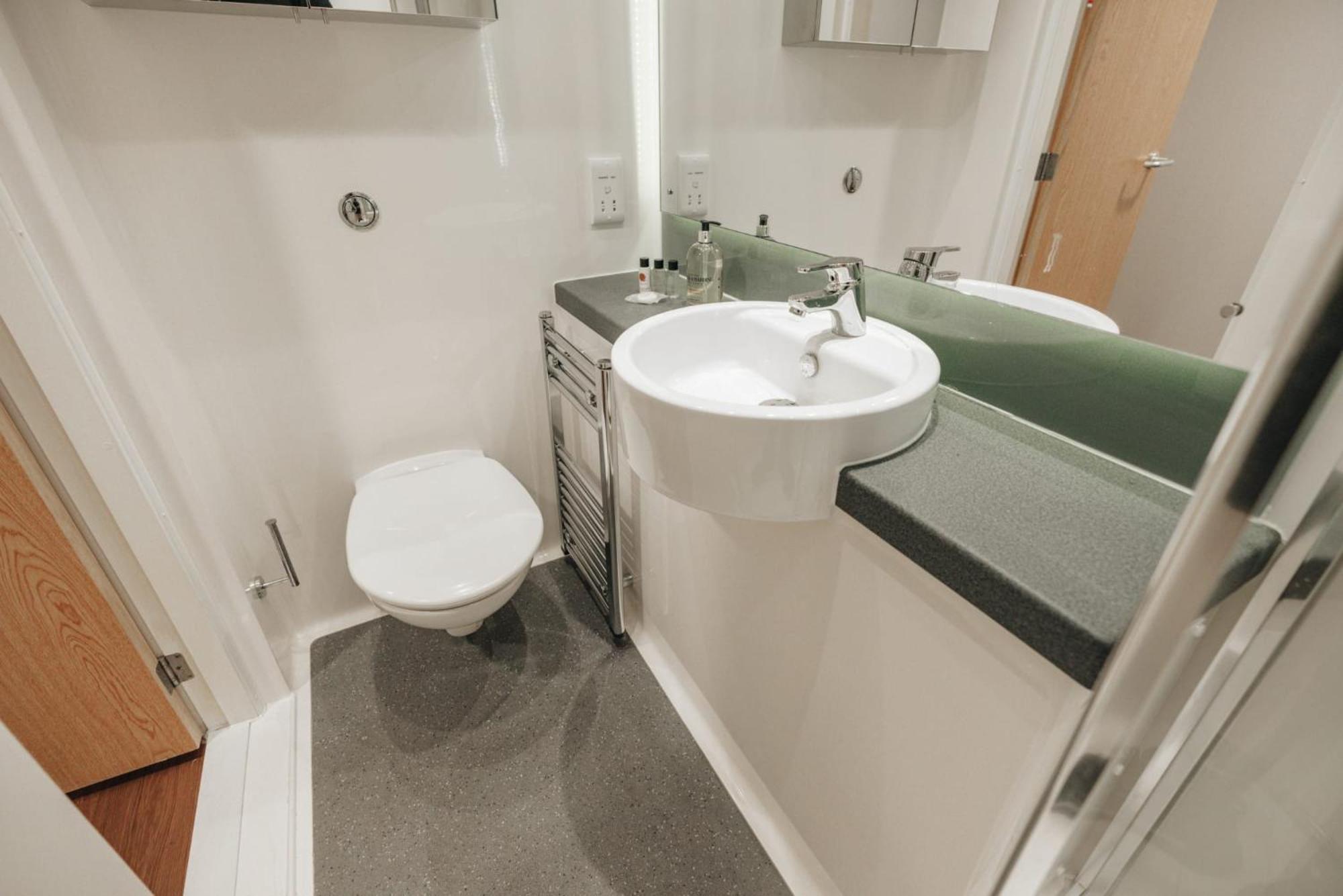 Comfy Private Bedrooms, Studios And Apartments At Bailey Fields In Sheffield *