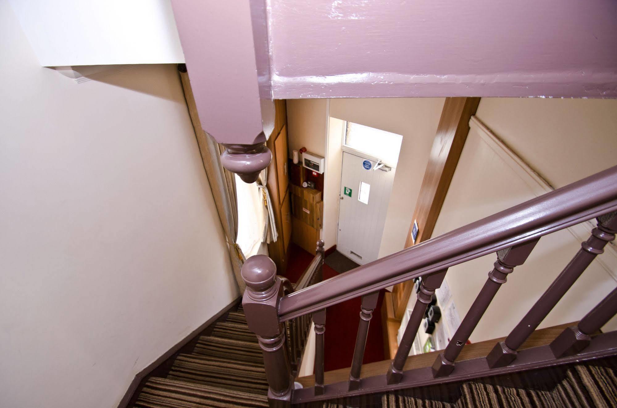 William's Hillsborough Hotel 3*