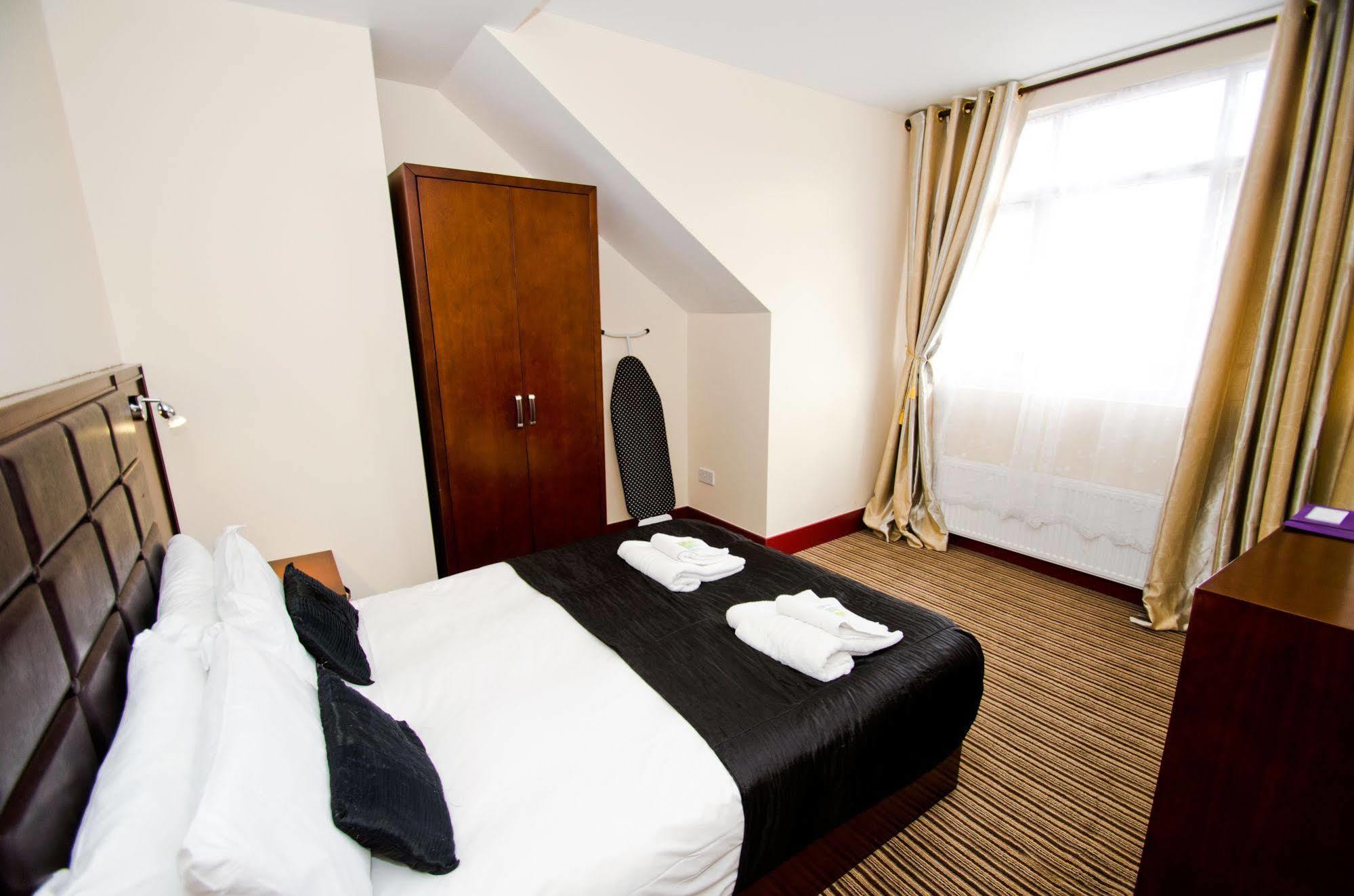 Hotel William's Hillsborough 3*