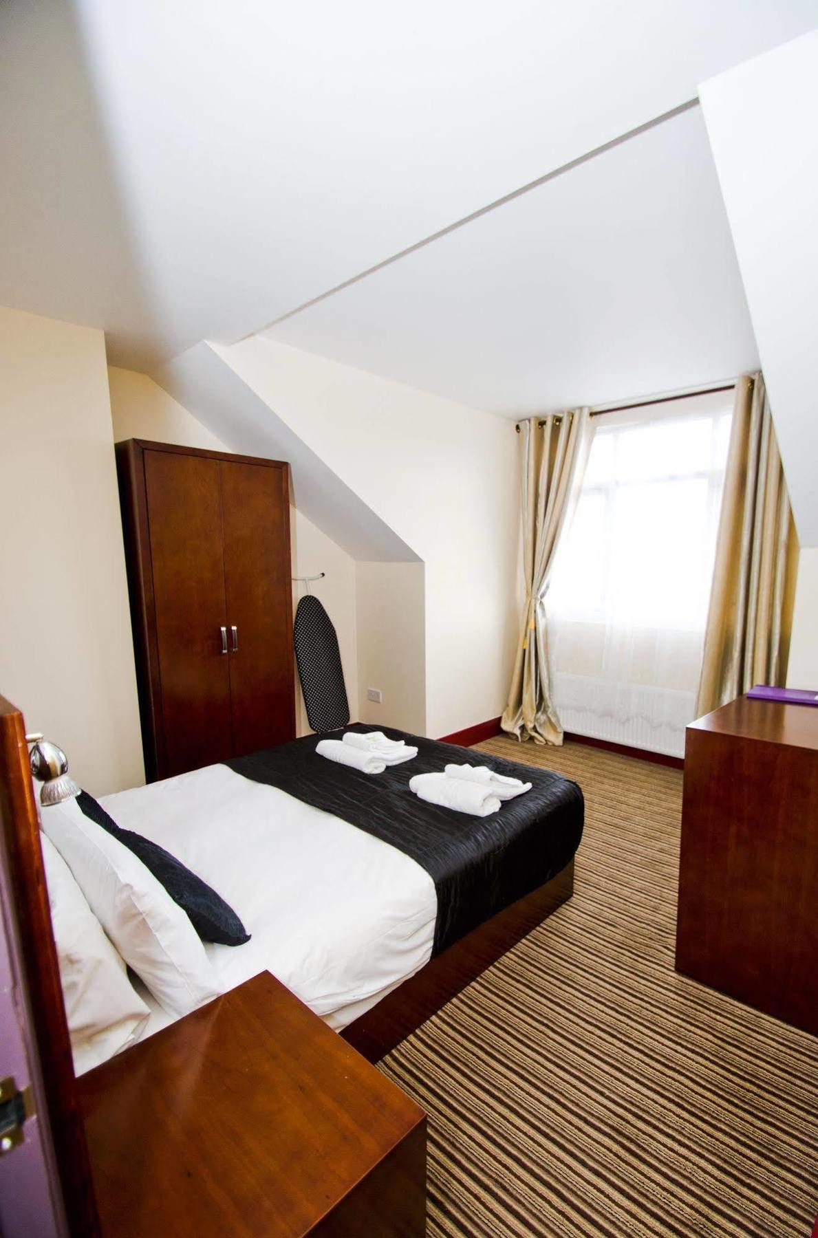 Hotel William's Hillsborough 3*